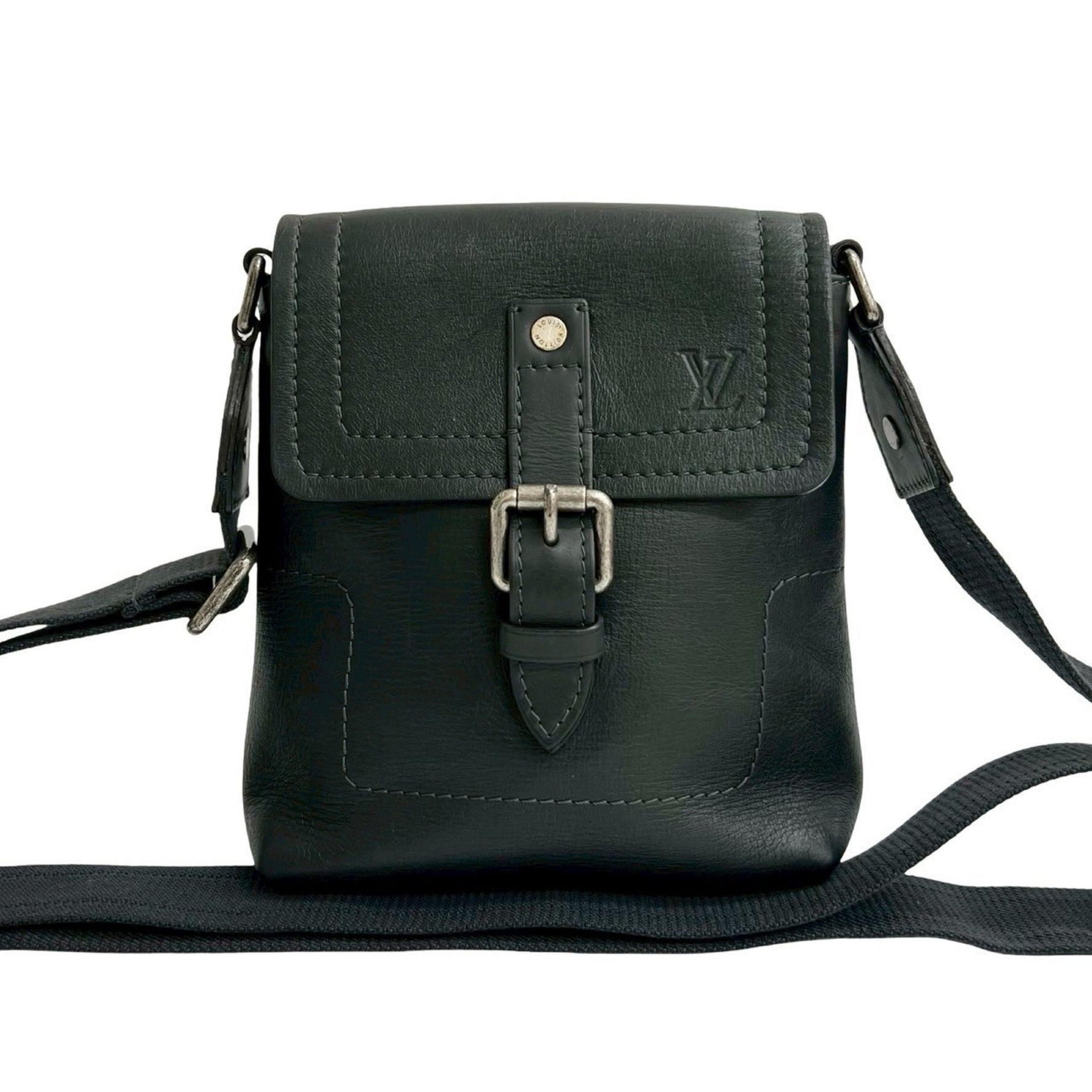 LOUIS VUITTON Utah Yuma Leather Shoulder Bag/Pochette/Sacoche in Basalt