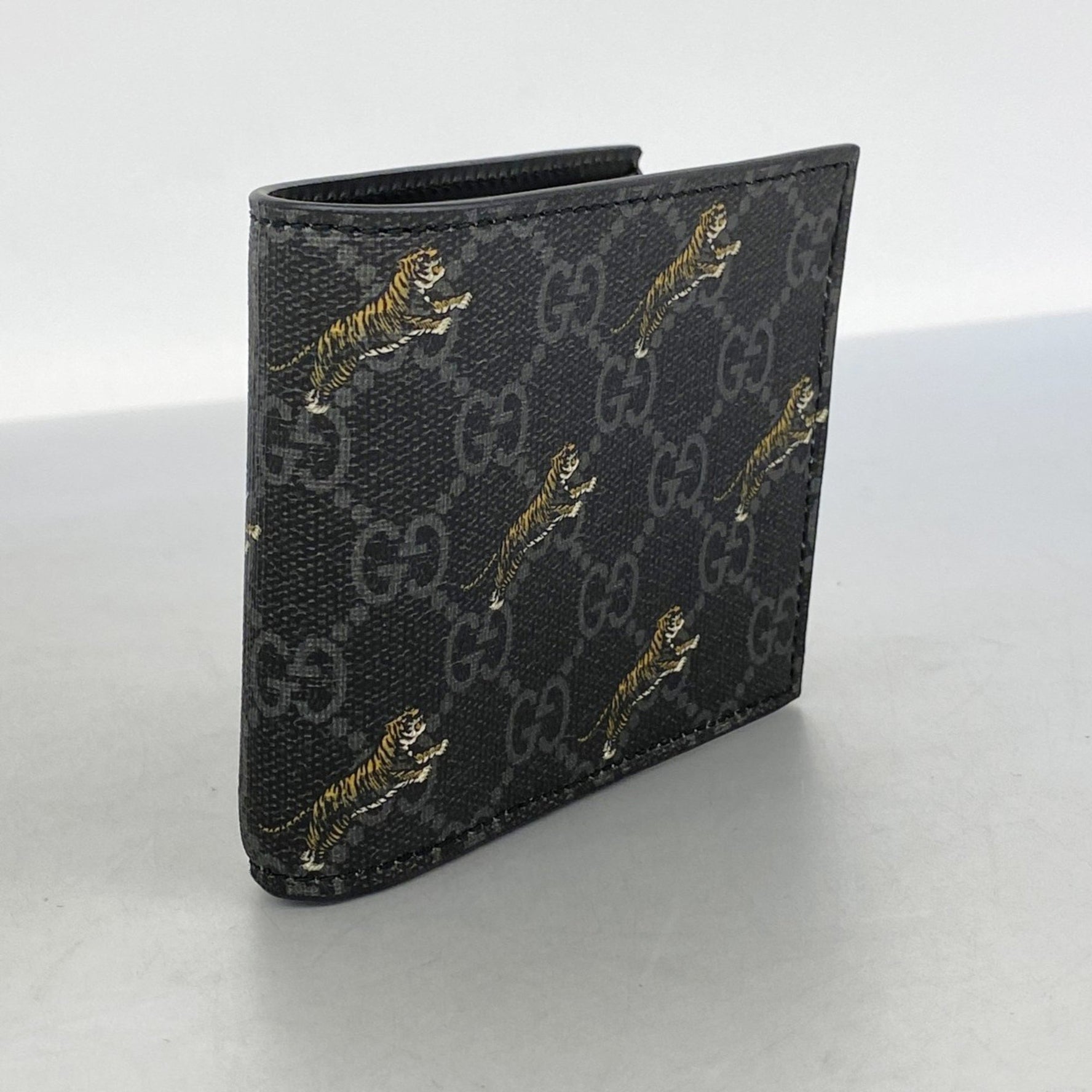 Gucci GG Supreme Wallet Gray Black