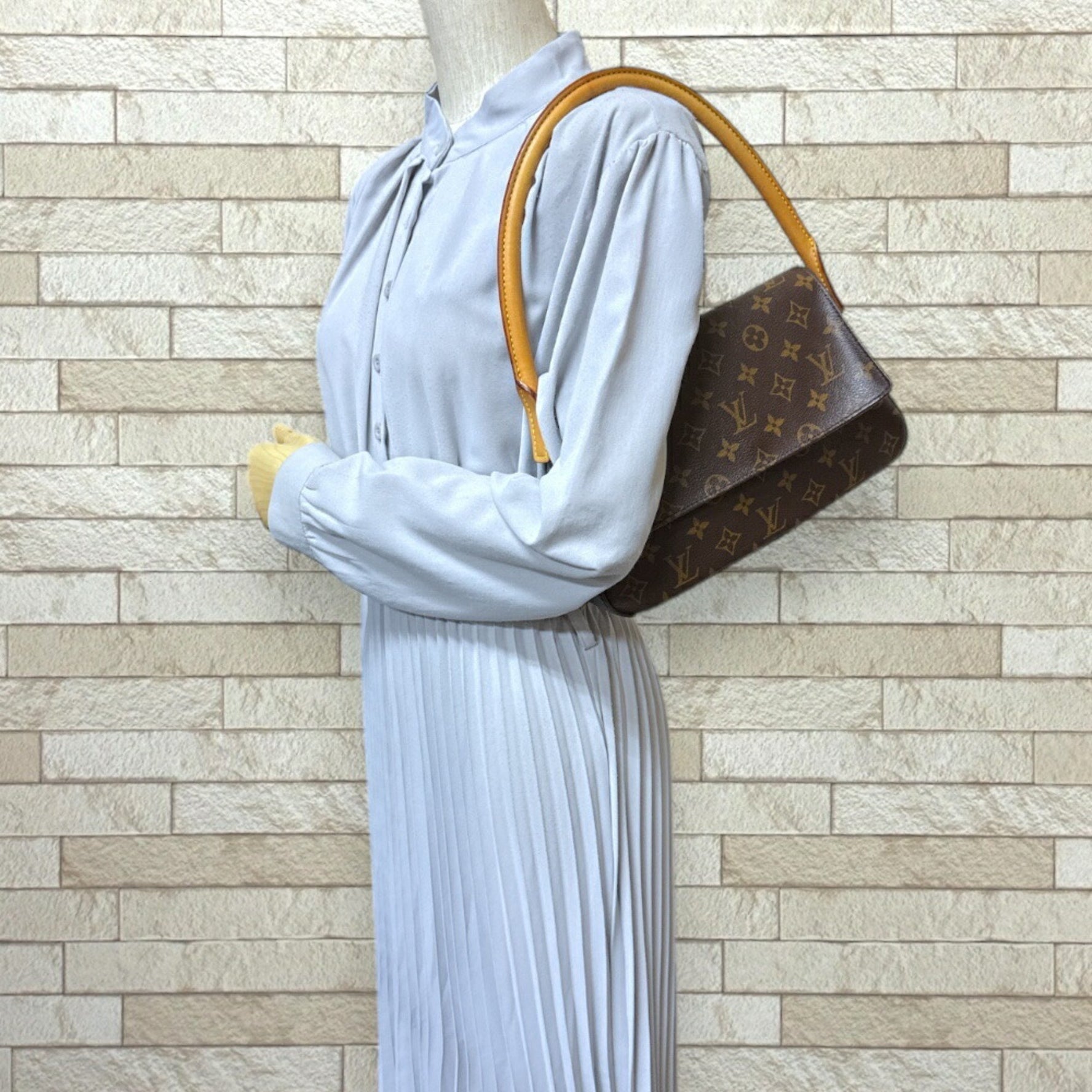 Louis Vuitton Looping Monogram Shoulder Bag Canvas