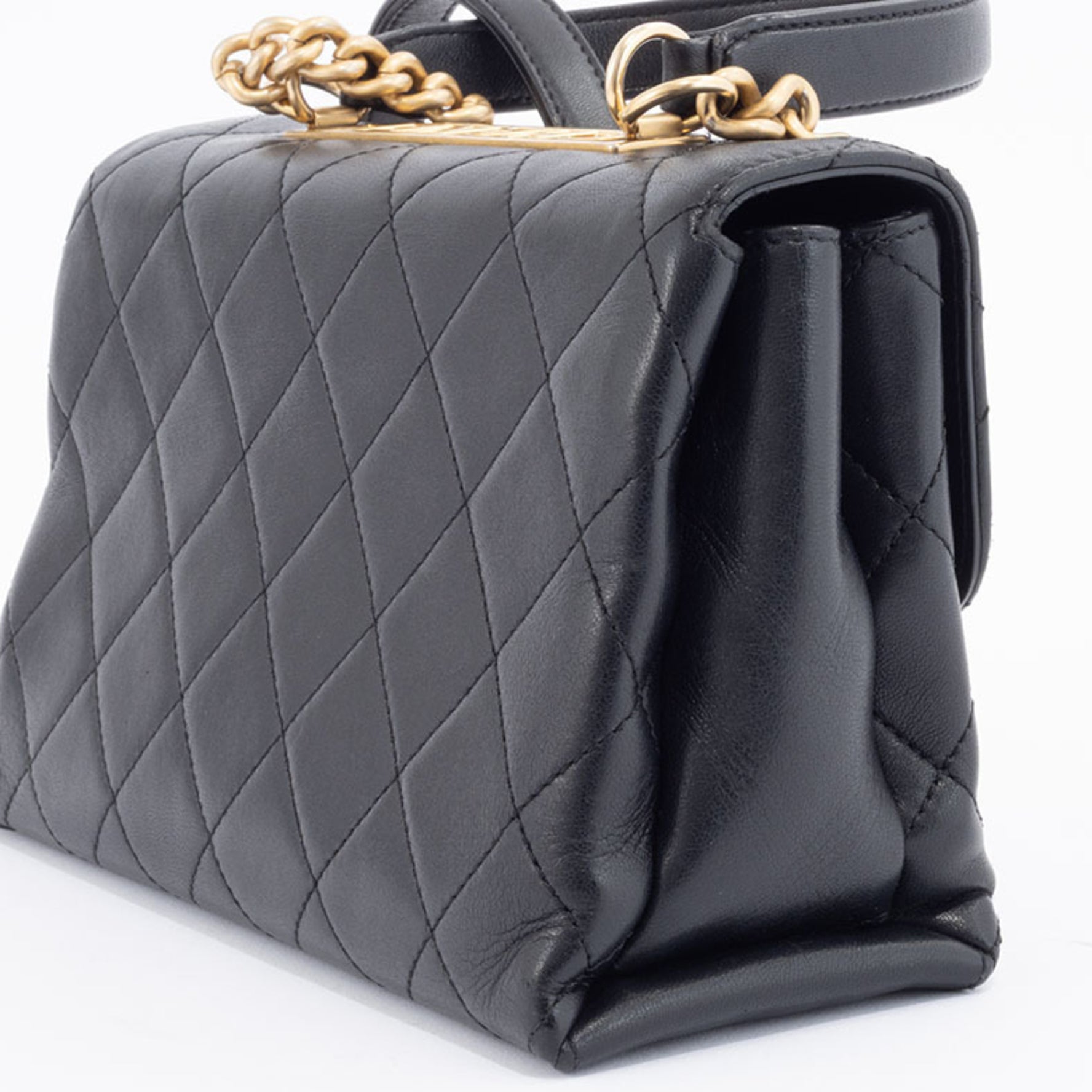 Chanel Matelasse Handbag Shoulder Bag Leather Ladies Plate