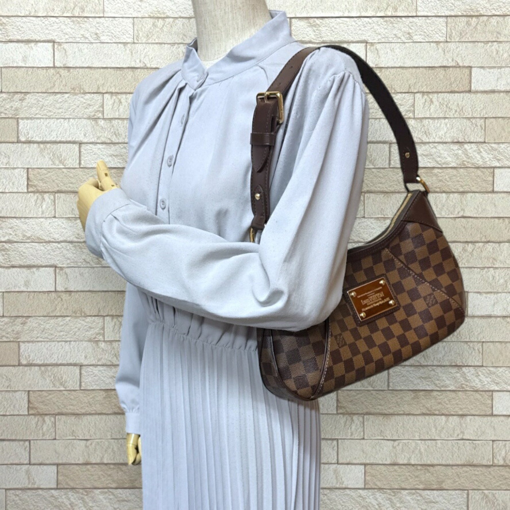 Louis Vuitton Thames PM Damier Shoulder Bag, Canvas LOUIS VUITTON
