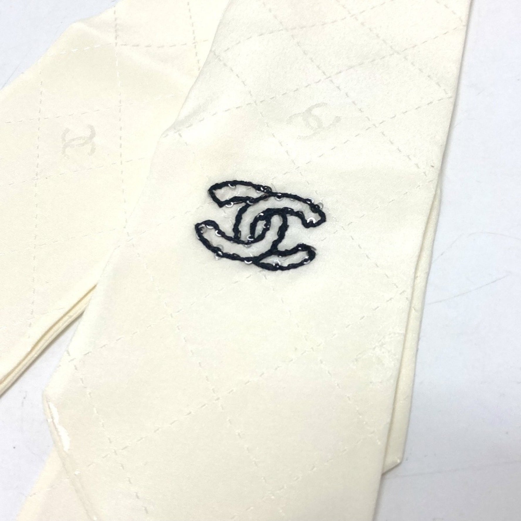 CHANEL Coco Mark Matelasse Bandeau Scarf Silk White