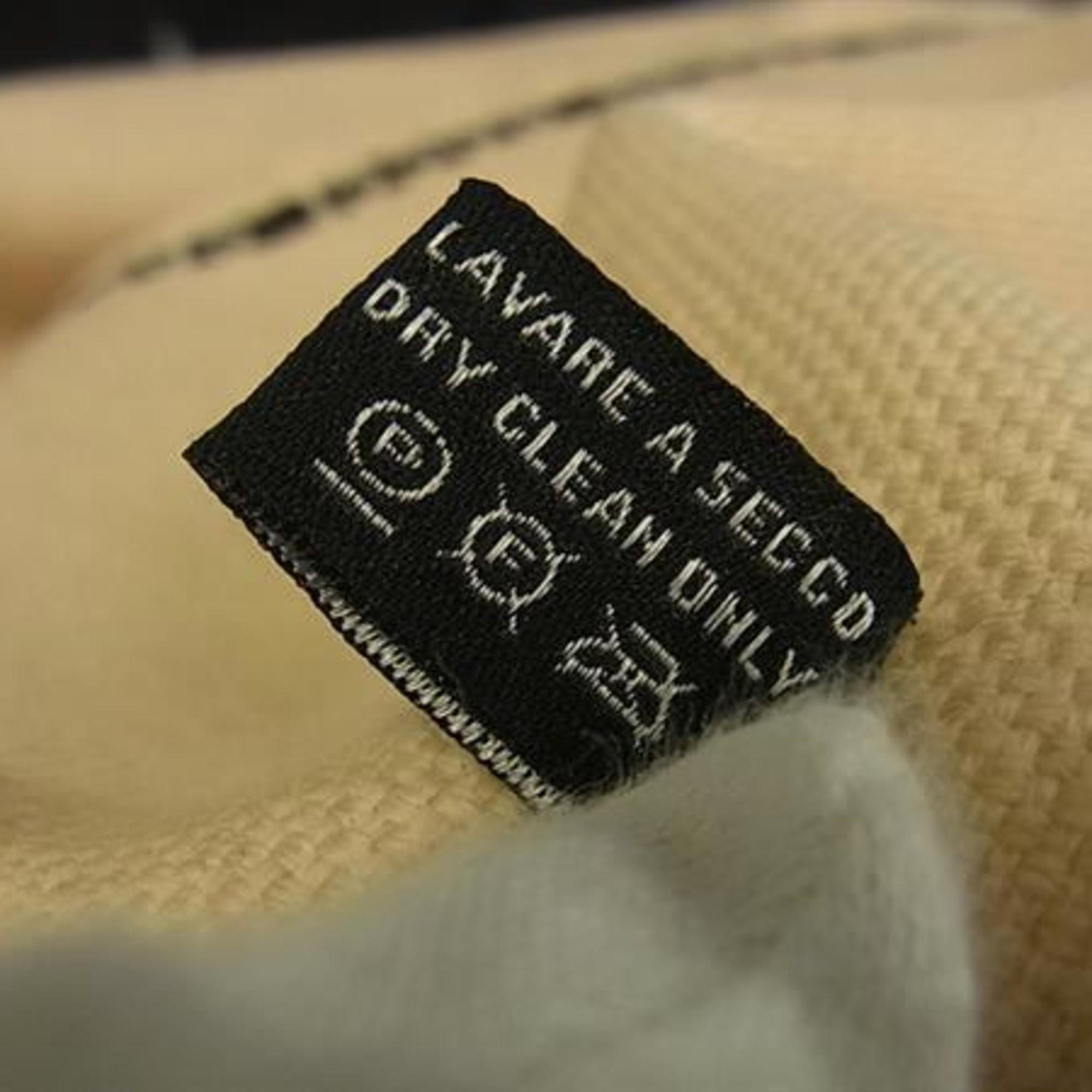 GUCCI Beige Black Wool Scarf