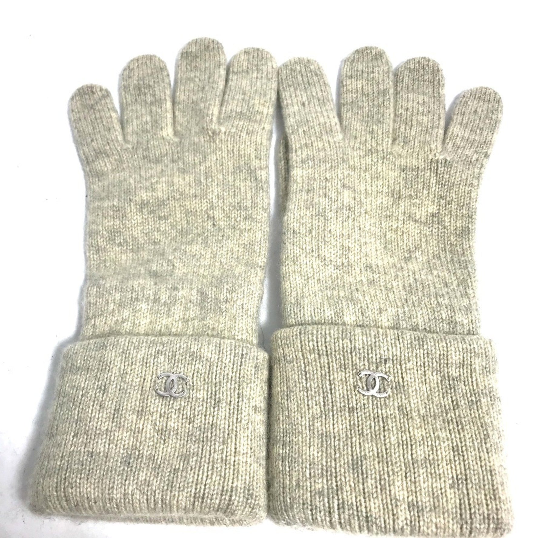 CHANEL CC Coco Mark Gloves, Cashmere