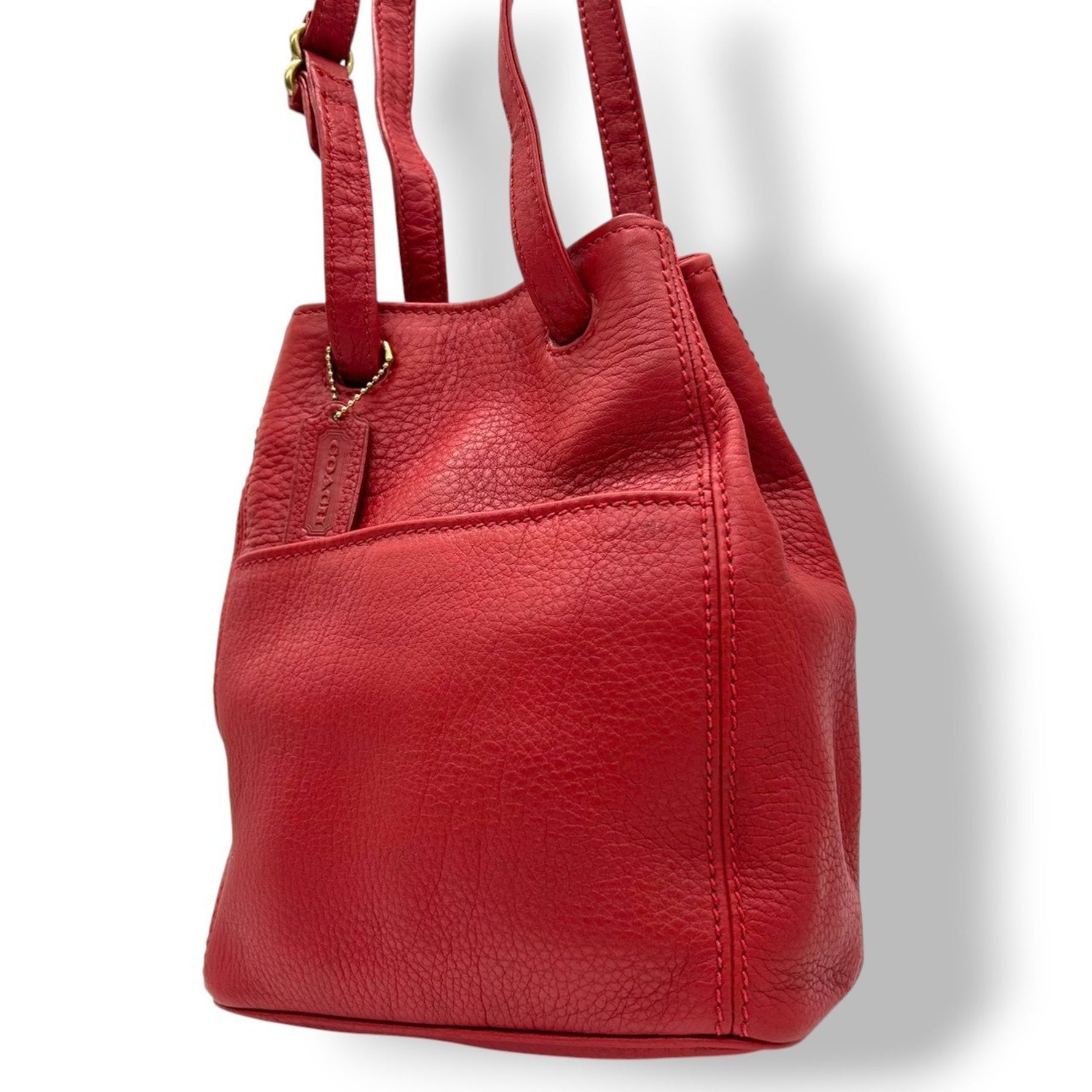 Coach Old Drawstring Shoulder Bag 4923 Bucket in Red Glove-Tanned Leather. One-Shoulder Bag.