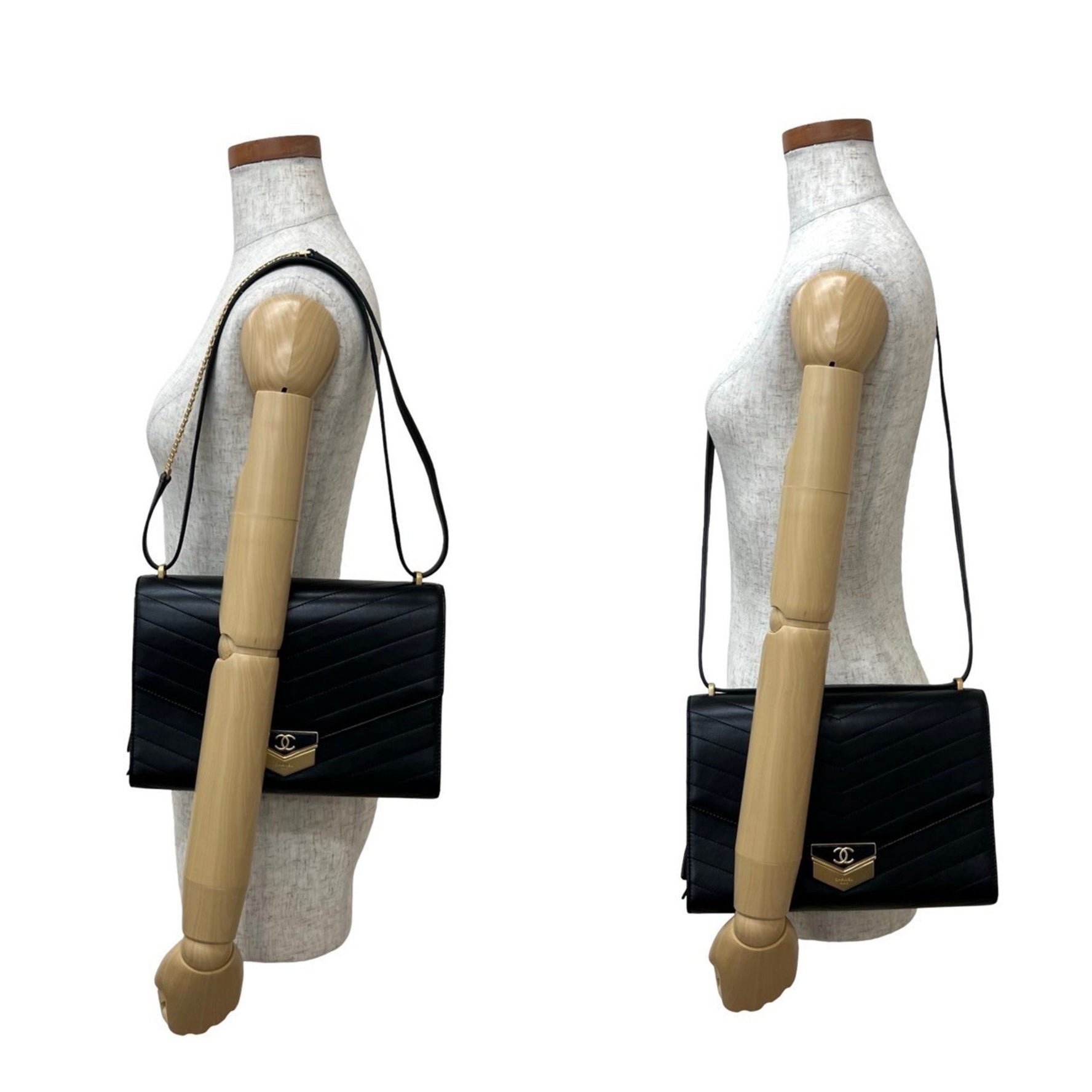 CHANEL V-stitched Coco Mark logo hardware leather shoulder bag in (product number