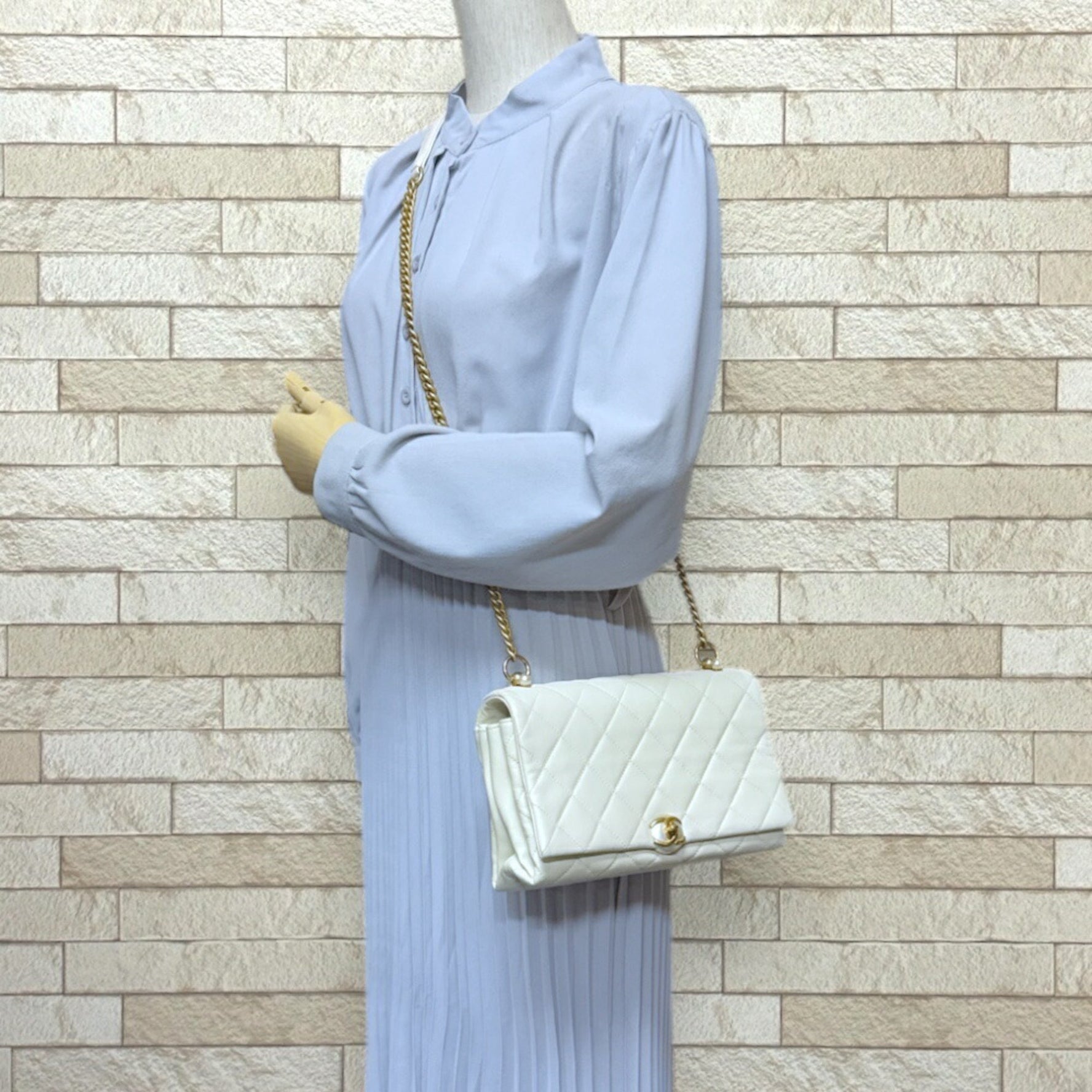 Chanel Matelasse Shoulder Bag Leather Chain