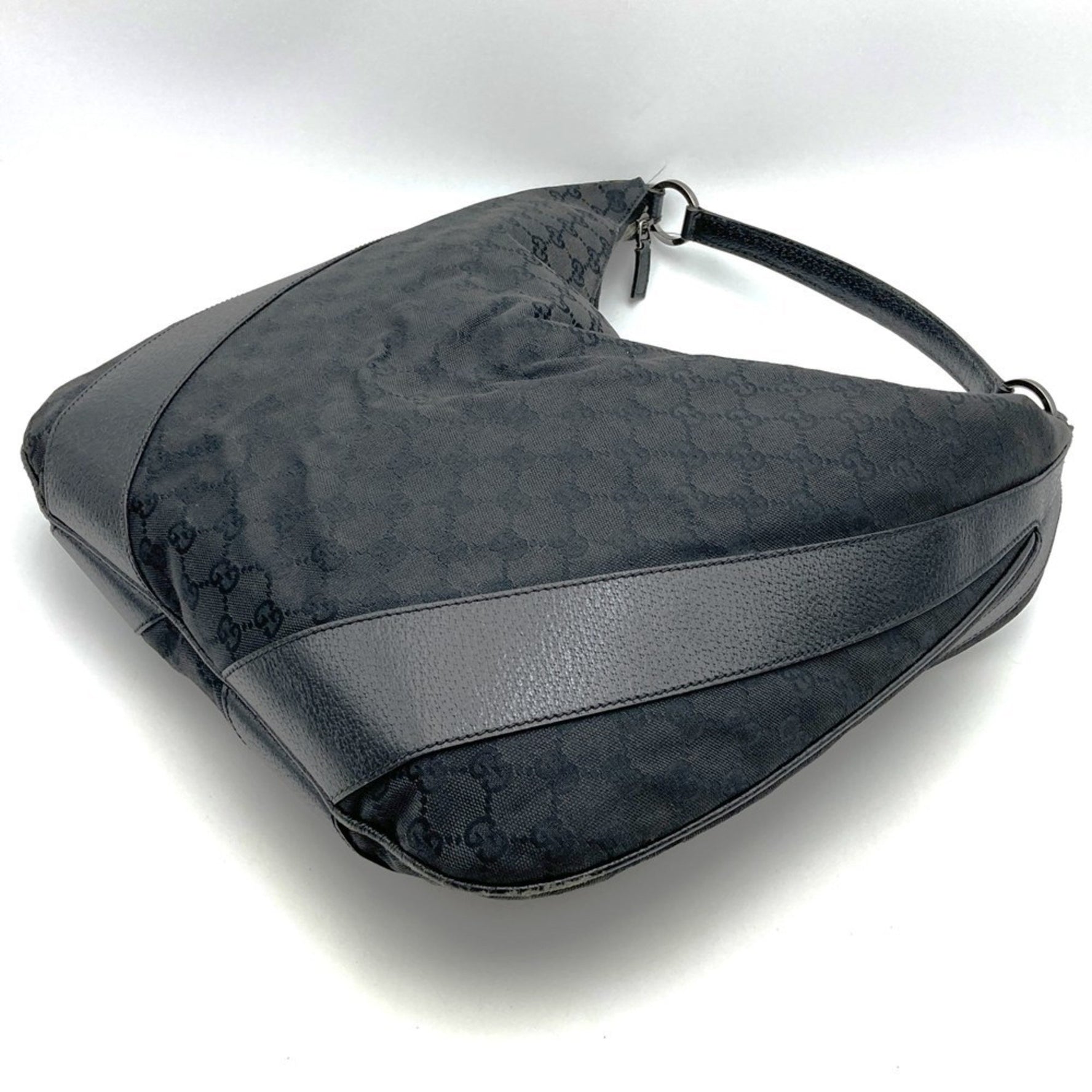 GUCCI GG Canvas Shoulder Bag in Leather