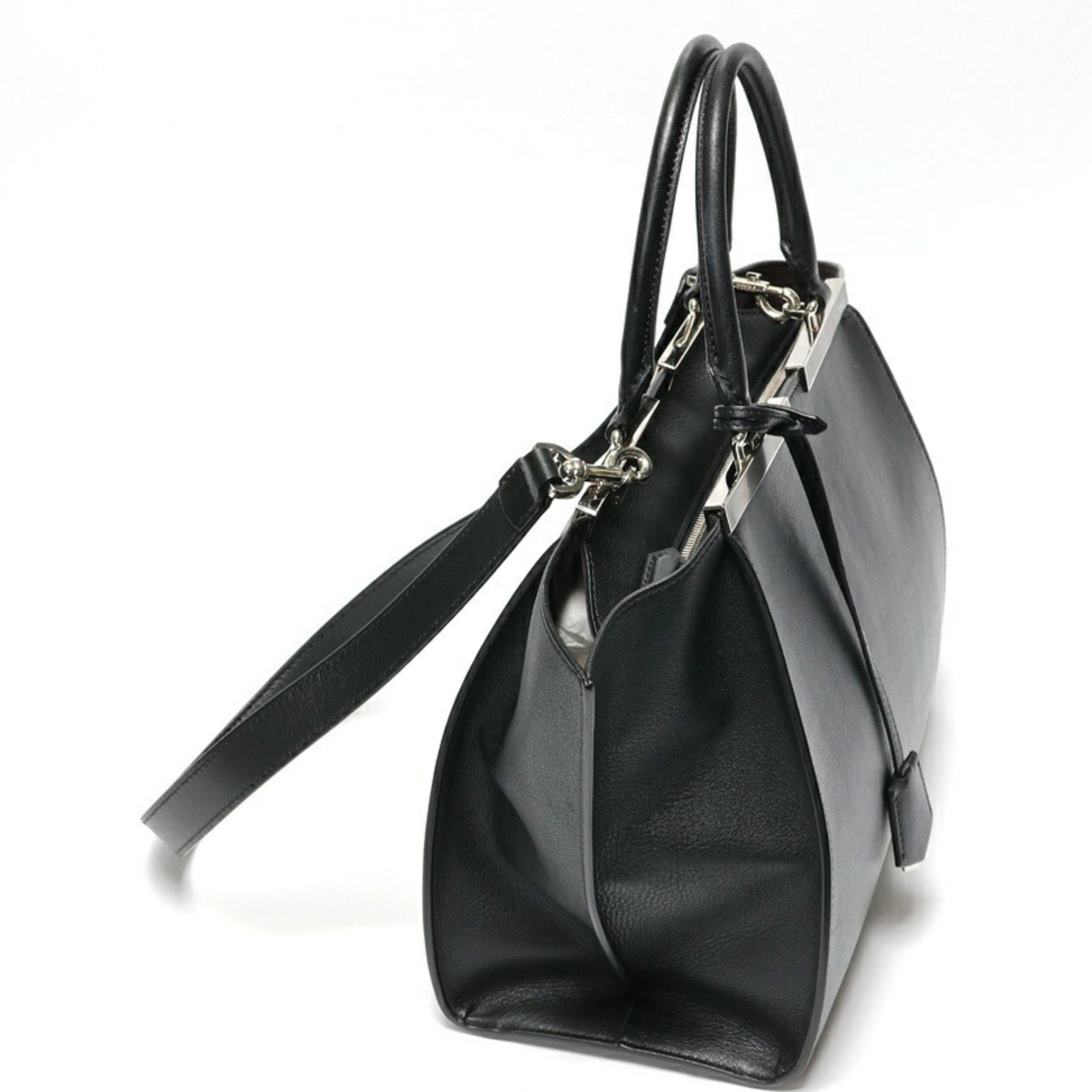 FENDI Trois Jours Shoulder Bag Leather