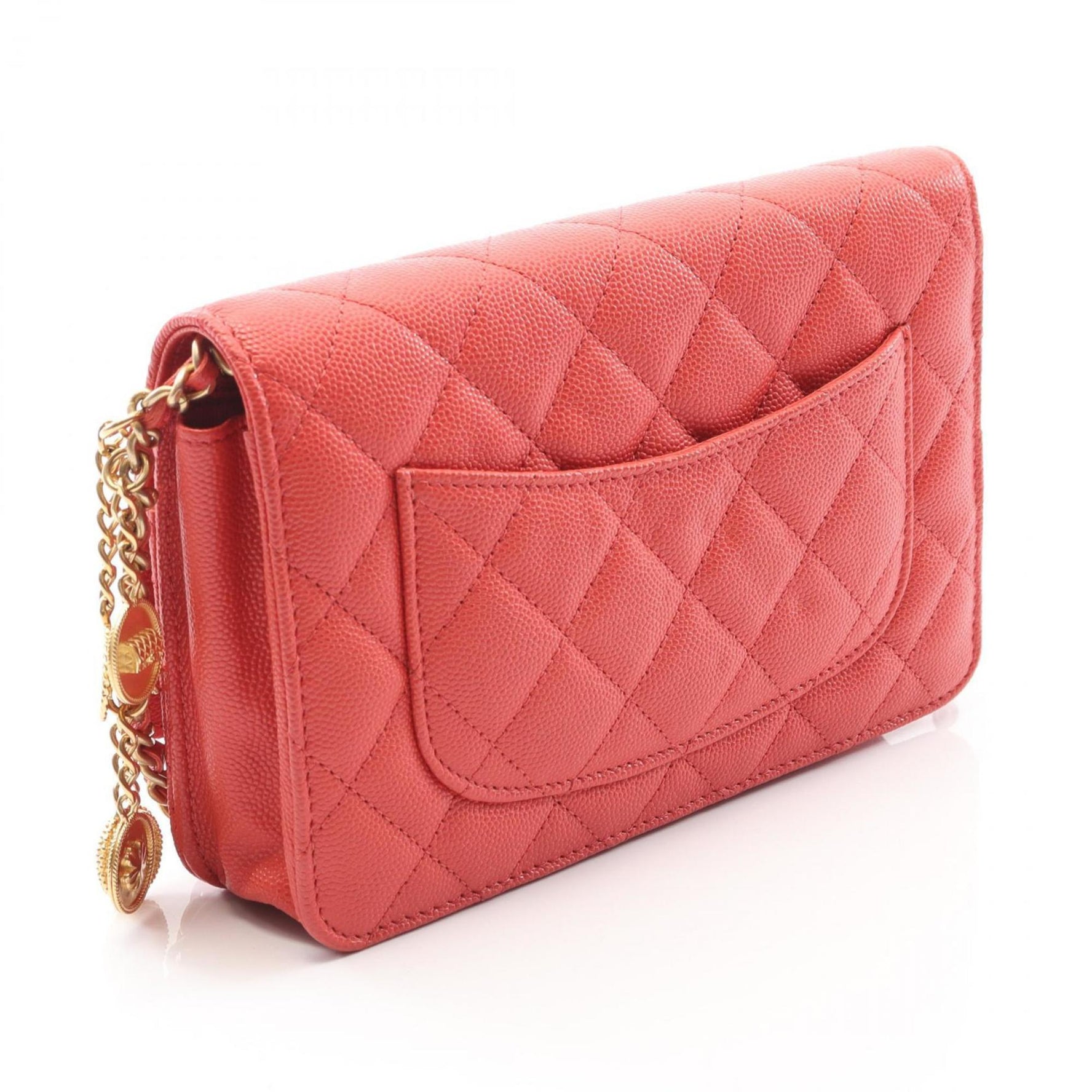 CHANEL Matelasse Shoulder Bag in Calfskin Leather, Red