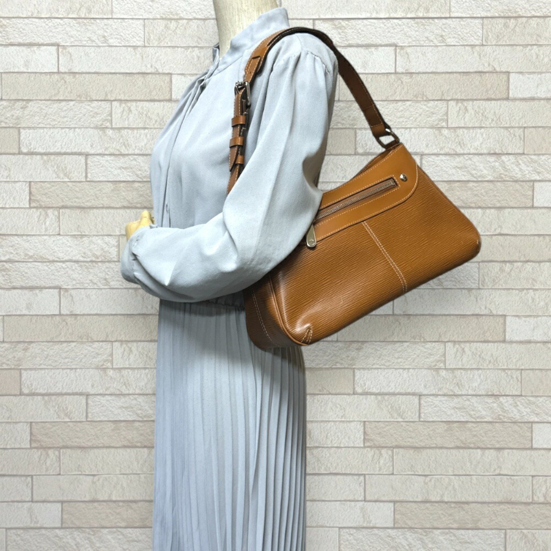 Louis Vuitton Turen PM Epi Shoulder Bag Leather