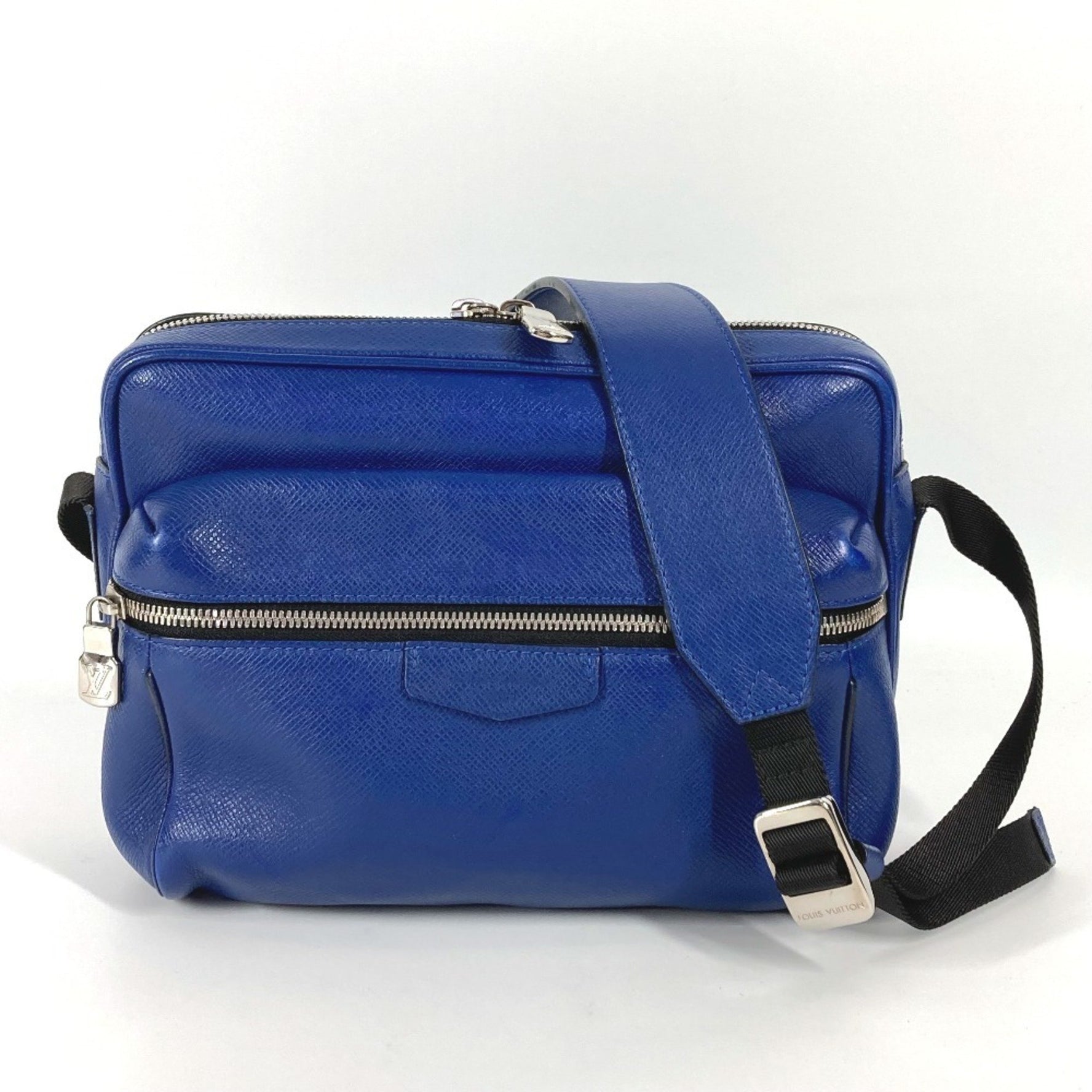 Louis Vuitton Taiga Outdoor Messenger PM Bag Body Crossbody Shoulder Leather Men's