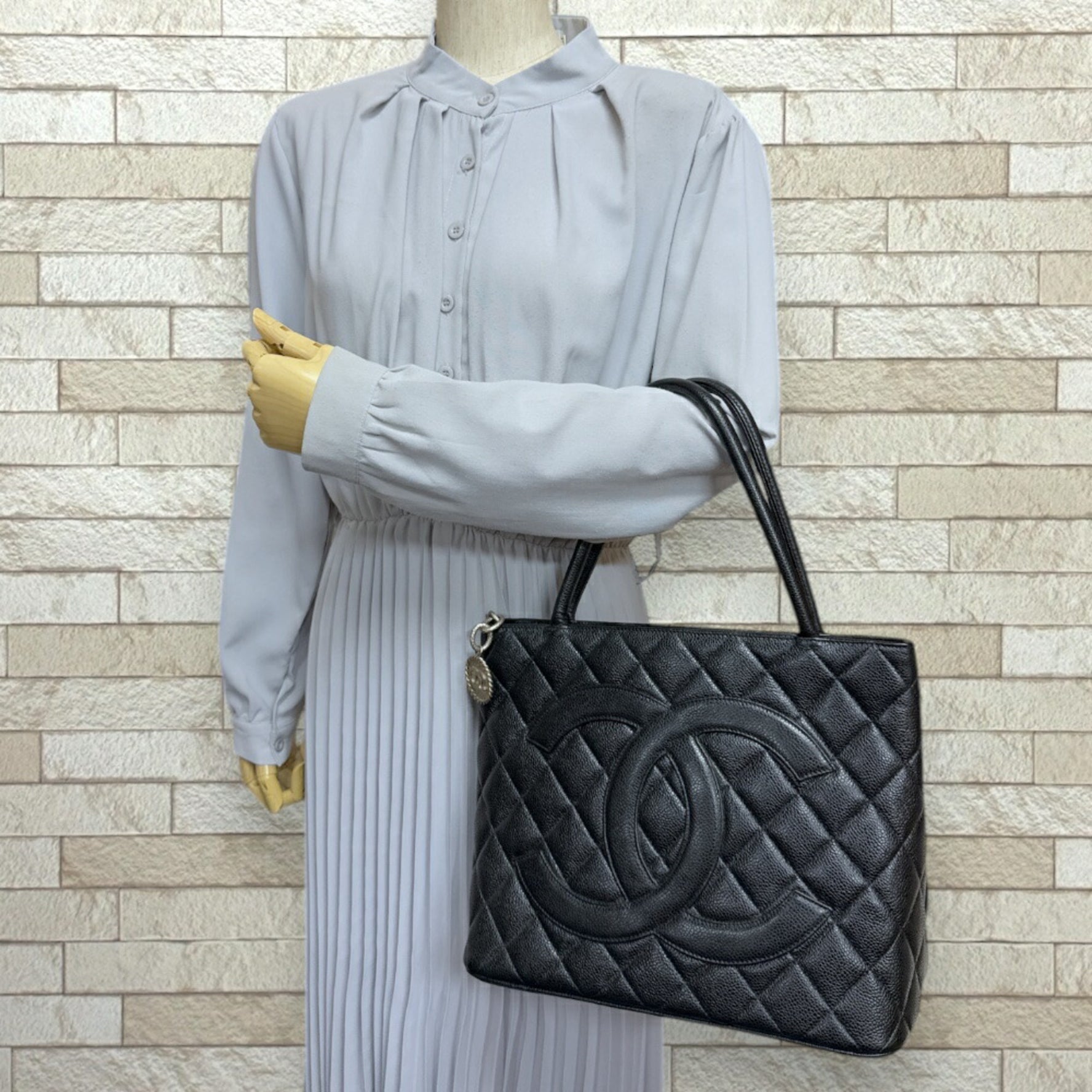 CHANEL Reproduction Tote Bag Caviar Skin