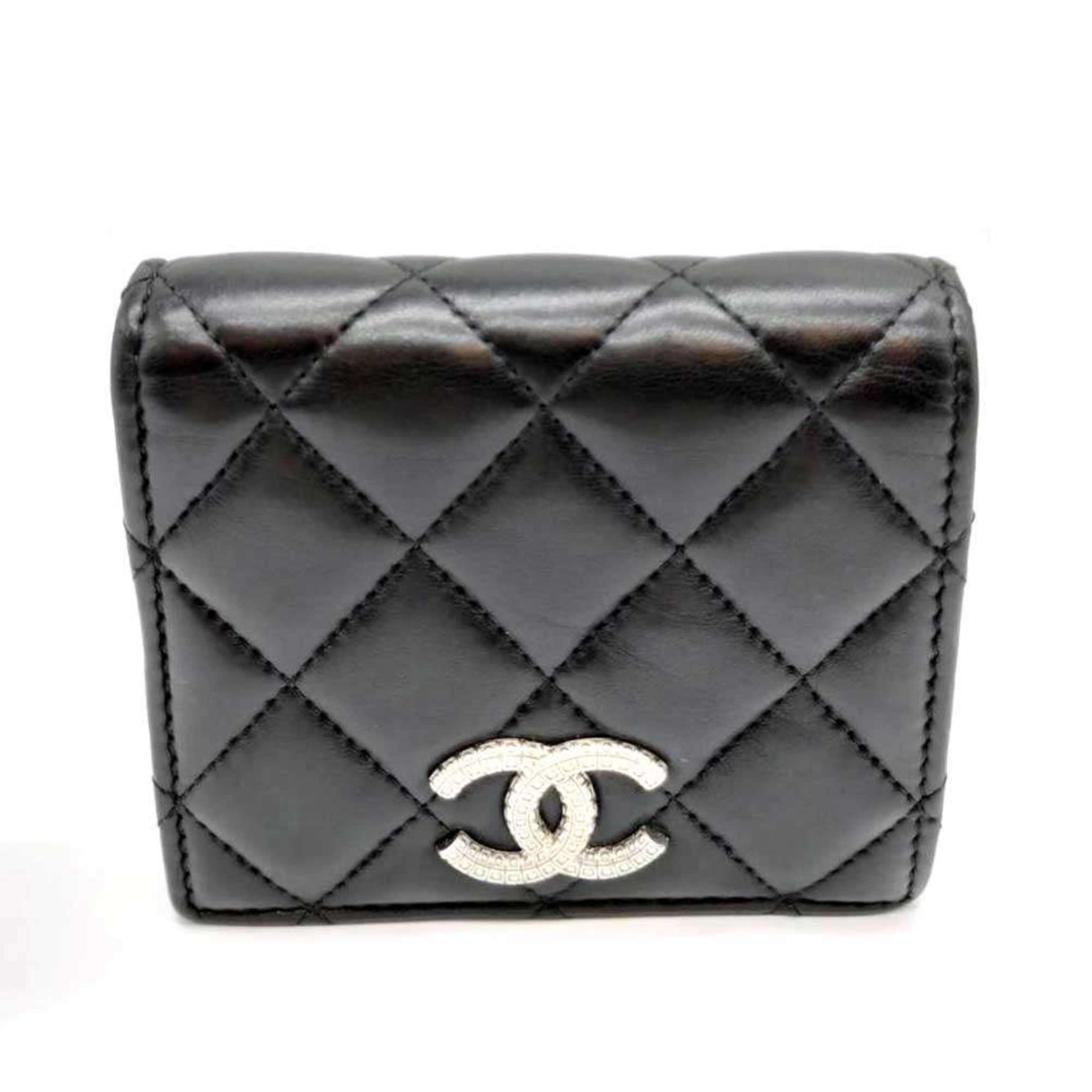 CHANEL Classic Small Wallet in Lambskin Leather with Matelasse Bifold