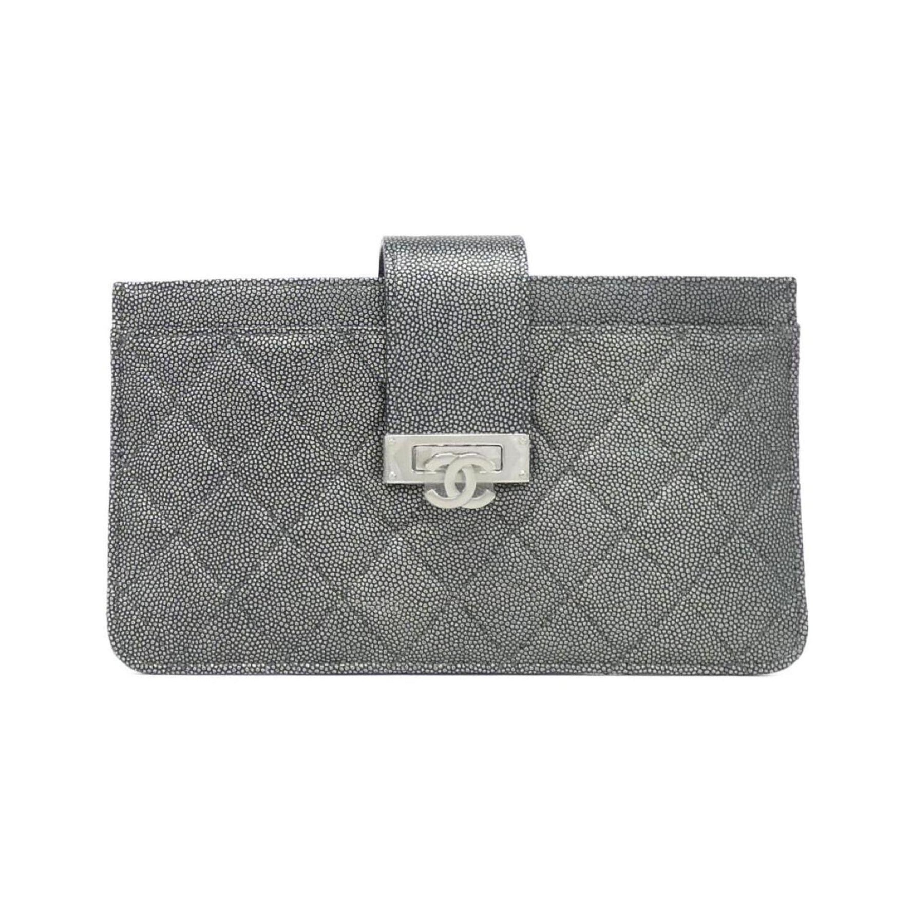 Chanel pouch