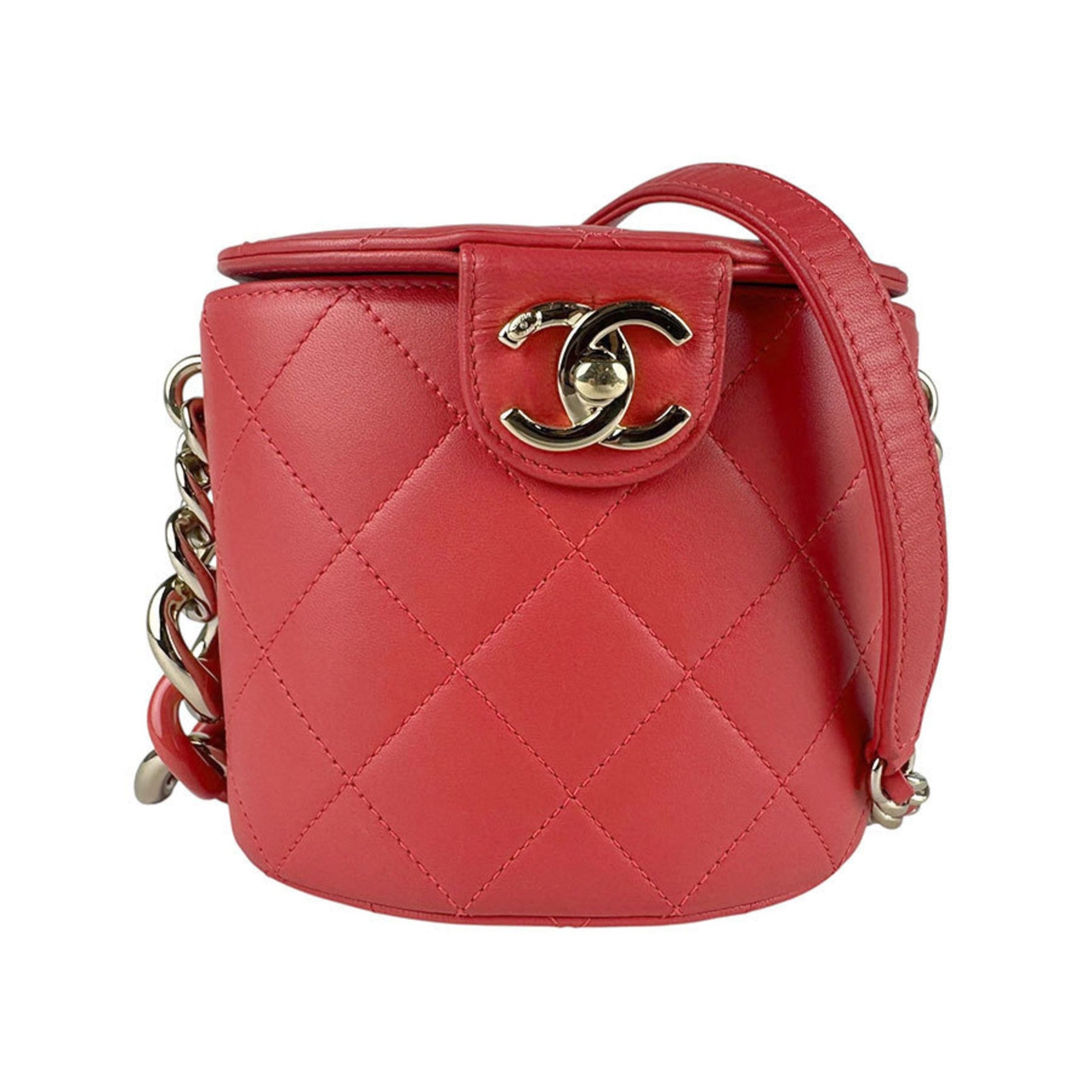 CHANEL Matelasse Shoulder Bag in Leather, Red Pink and Gold