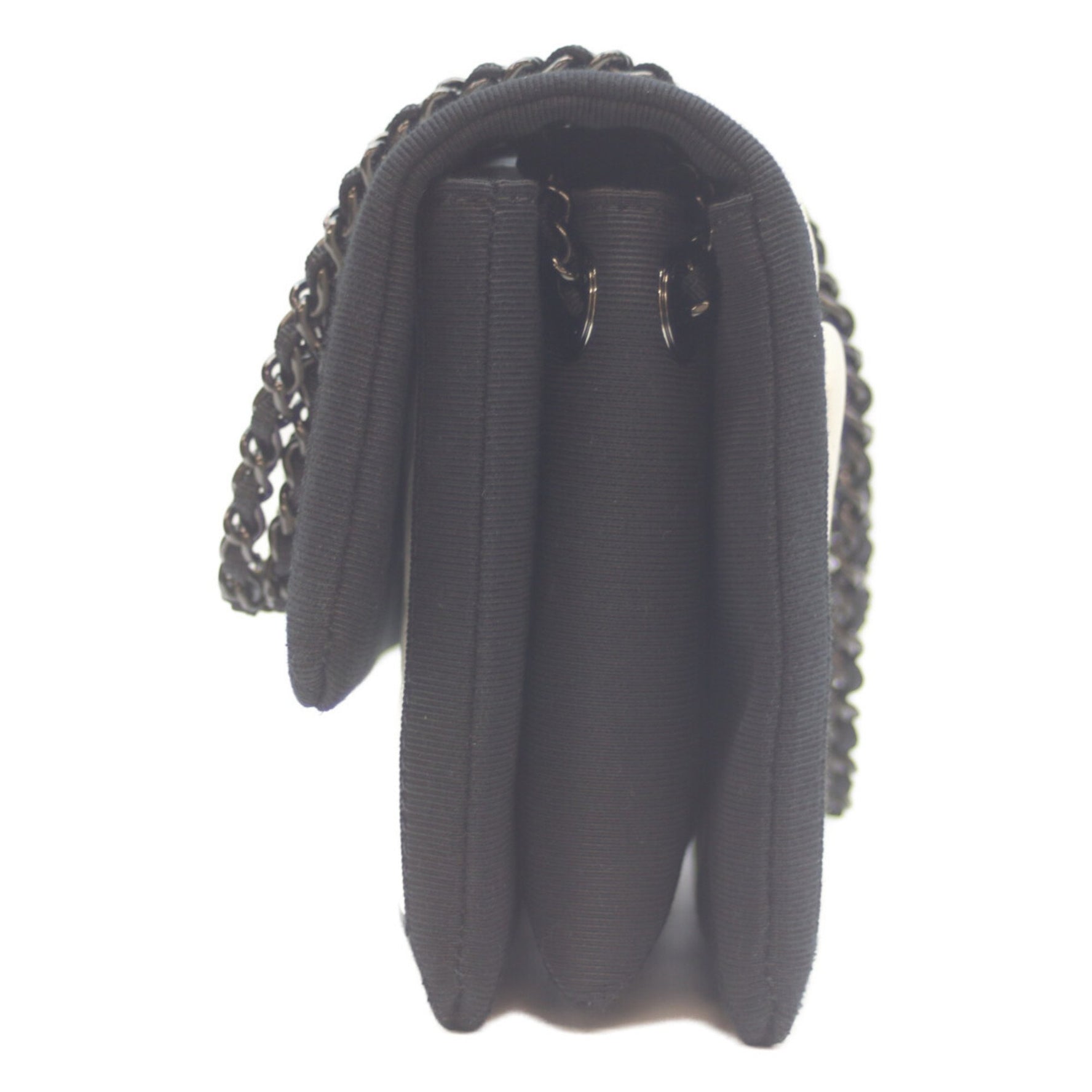 CHANEL 22 series black and white two-tone lambskin nylon with hardware a matelassé chain shoulder bag. Black white.