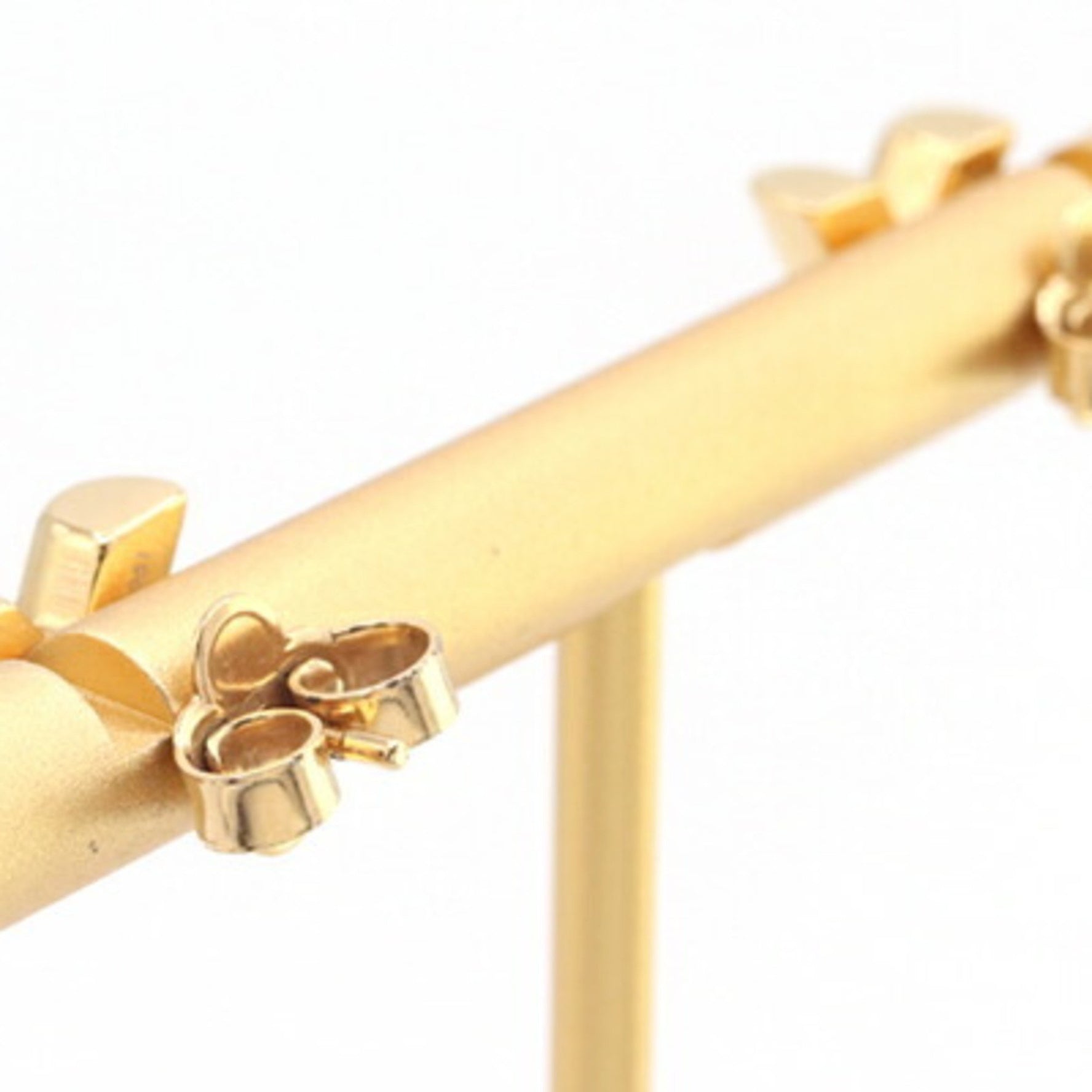 Louis Vuitton Essential V Earrings Metal Studs