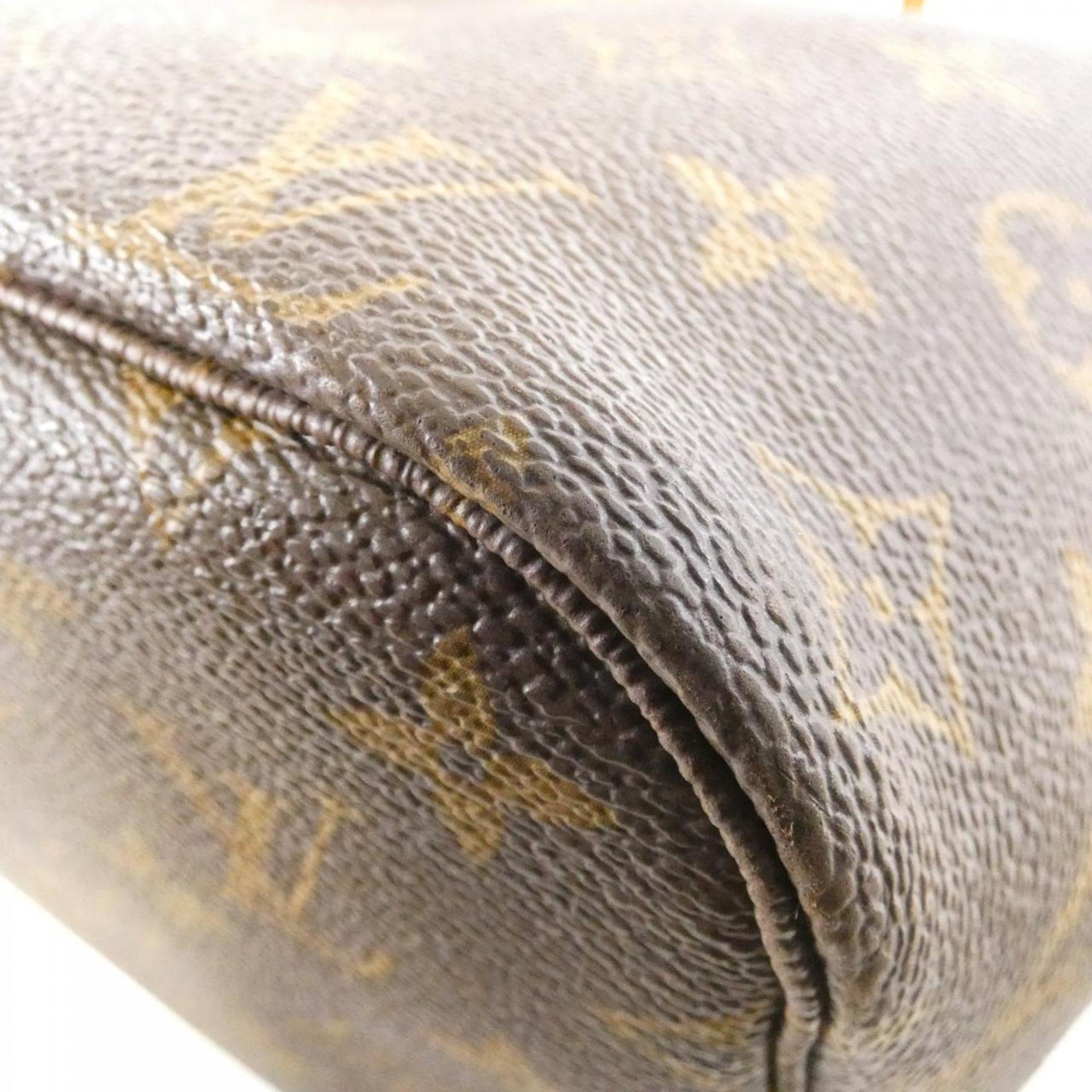 Louis Vuitton Monogram Neverfull MM Handbag