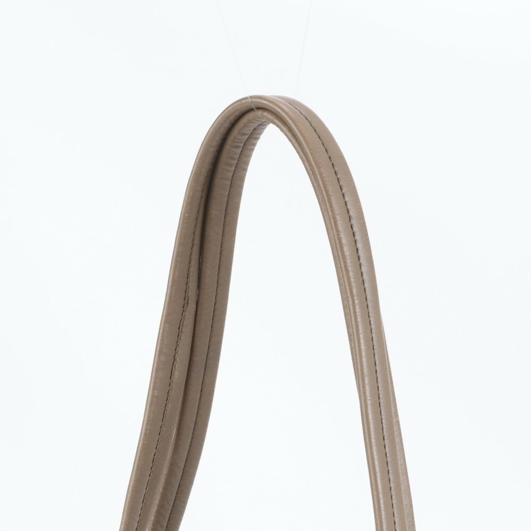 Prada Leather Shoulder Bag/Handbag in with Gold Hardware
