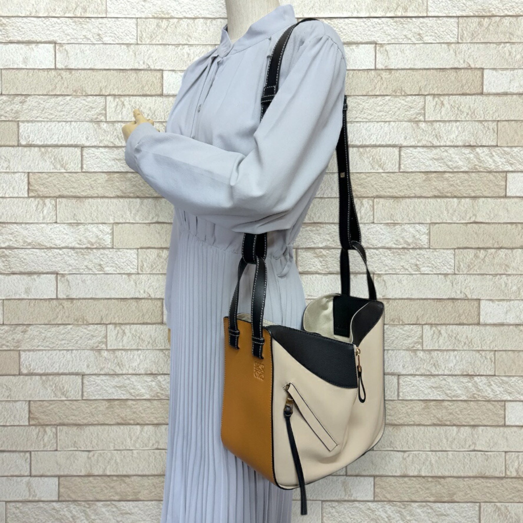 LOEWE Hammock Small Shoulder Bag Leather Beige