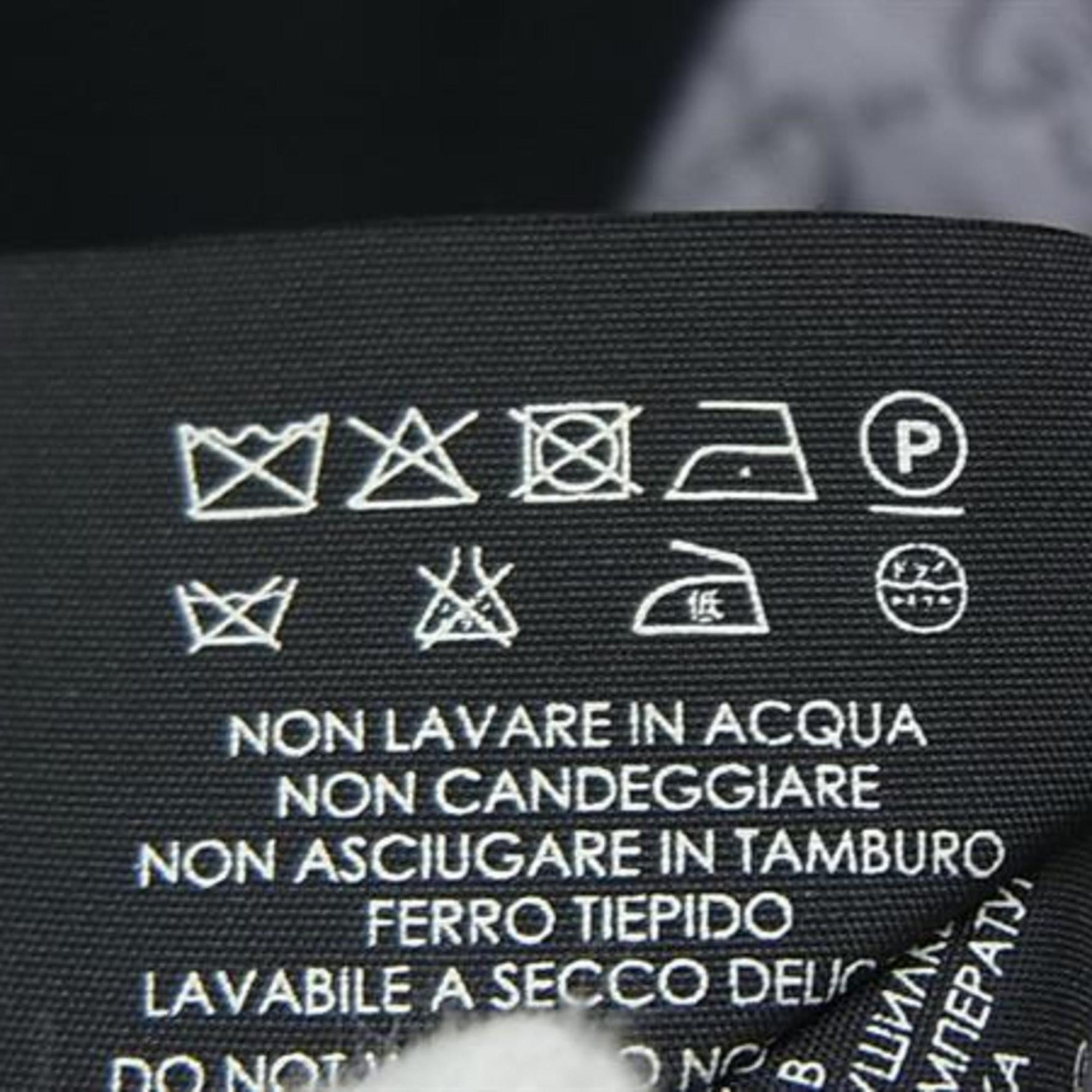 GUCCI GG patterned grey wool and silk scarf