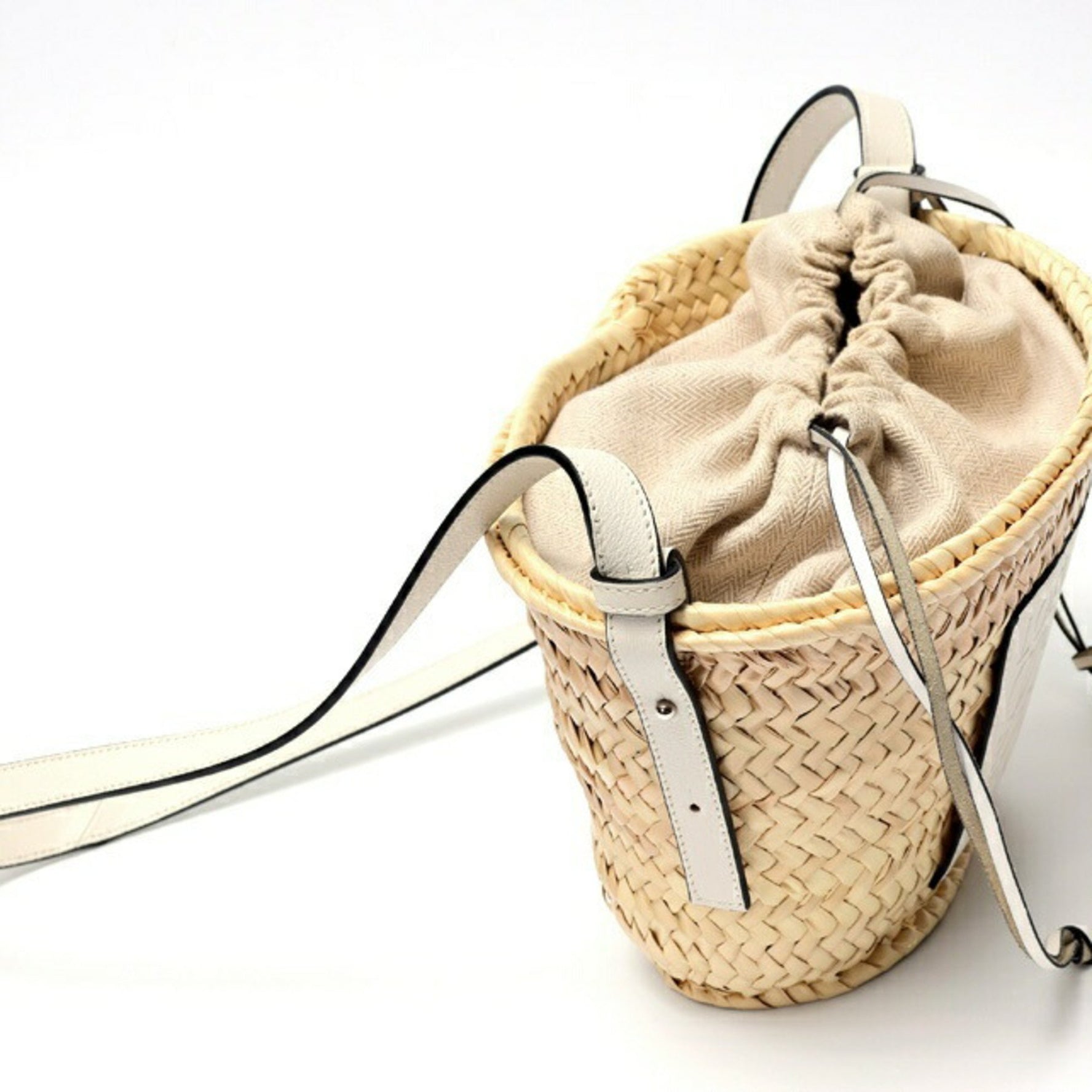 LOEWE Drawstring Bucket Bag Shoulder Raffia (palm leaf)/calf Natural/White