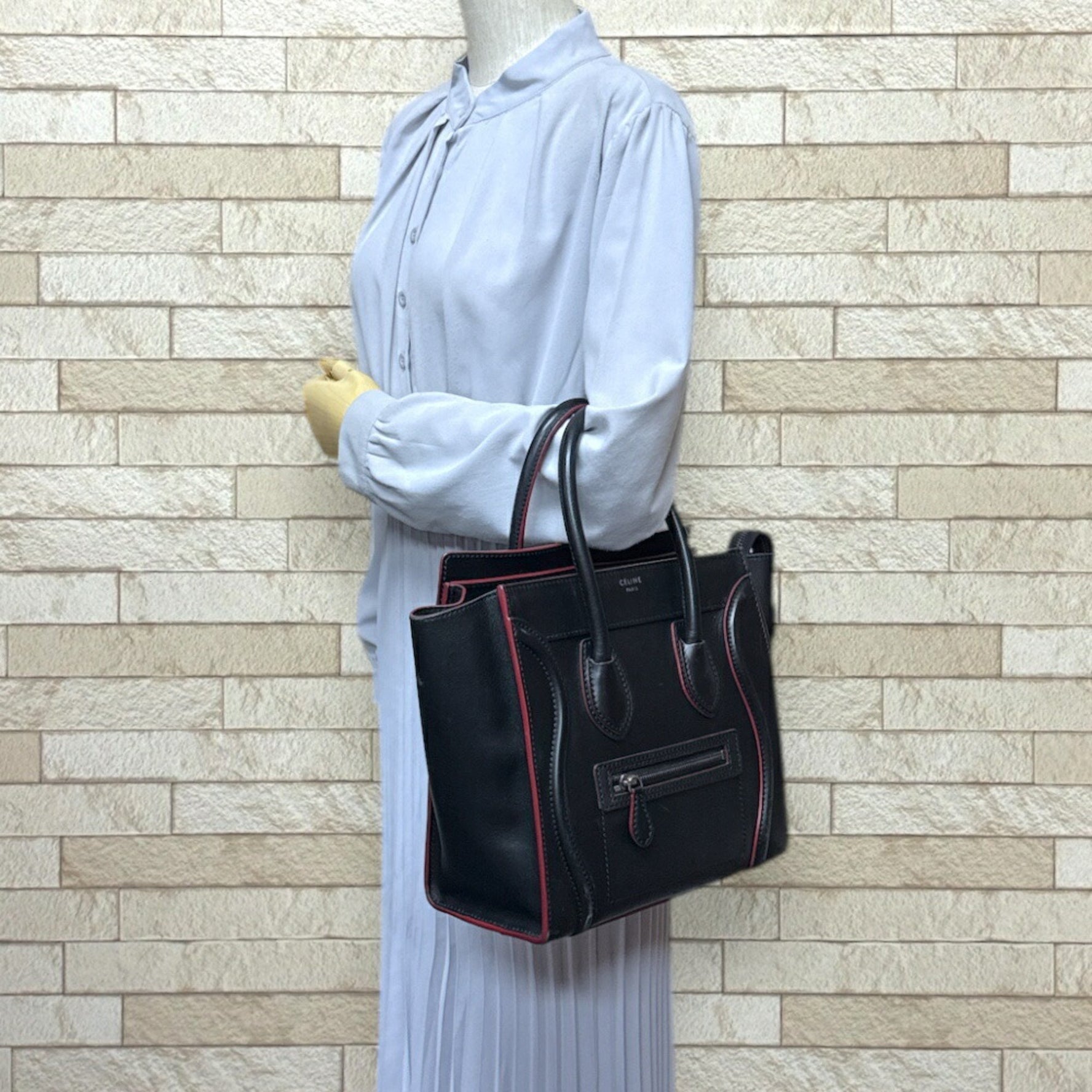 CELINE LUGGAGE MICRO HANDBAG LEATHER BLACK