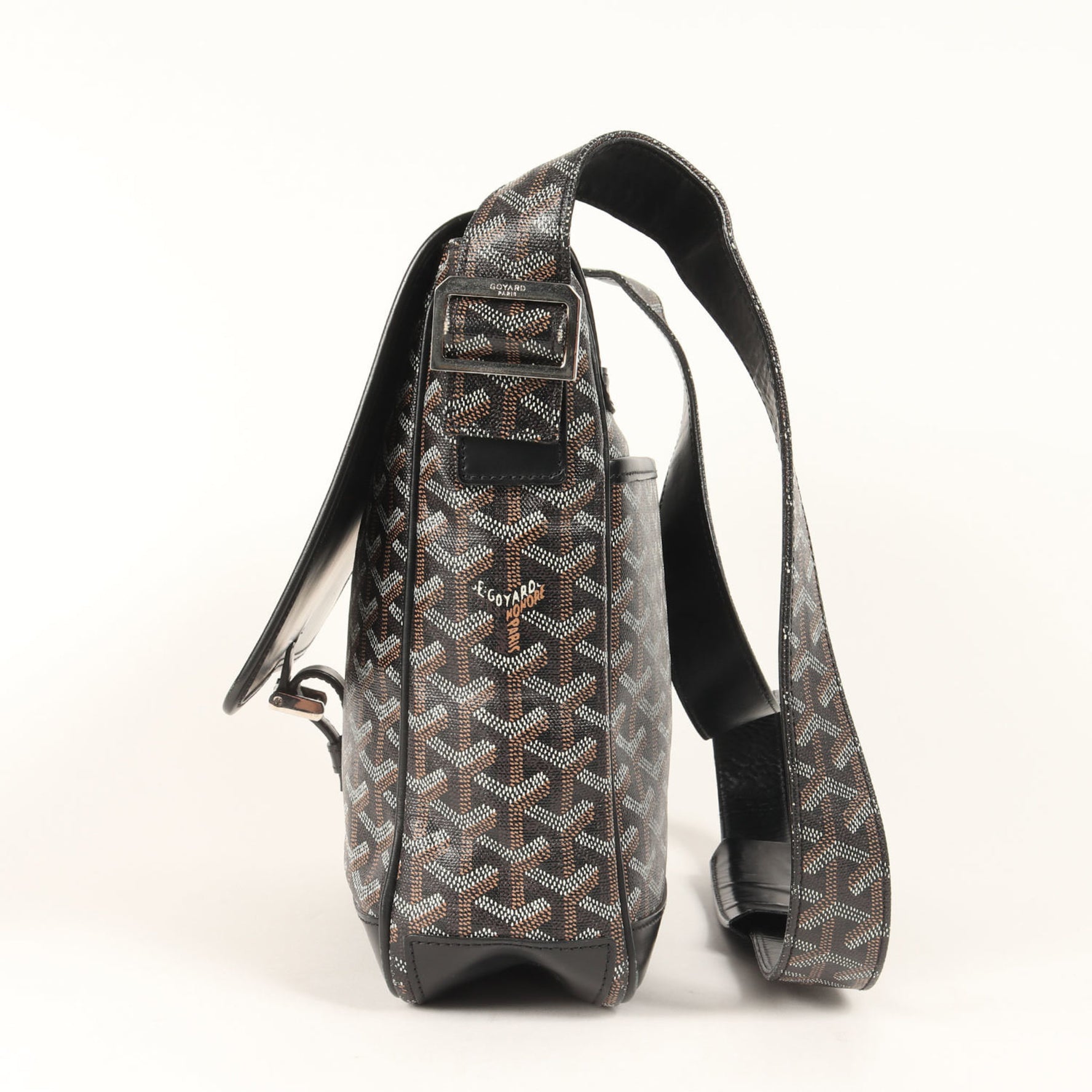 GOYARD Grand Bleu MM Shoulder Bag (Brown, Size MM)