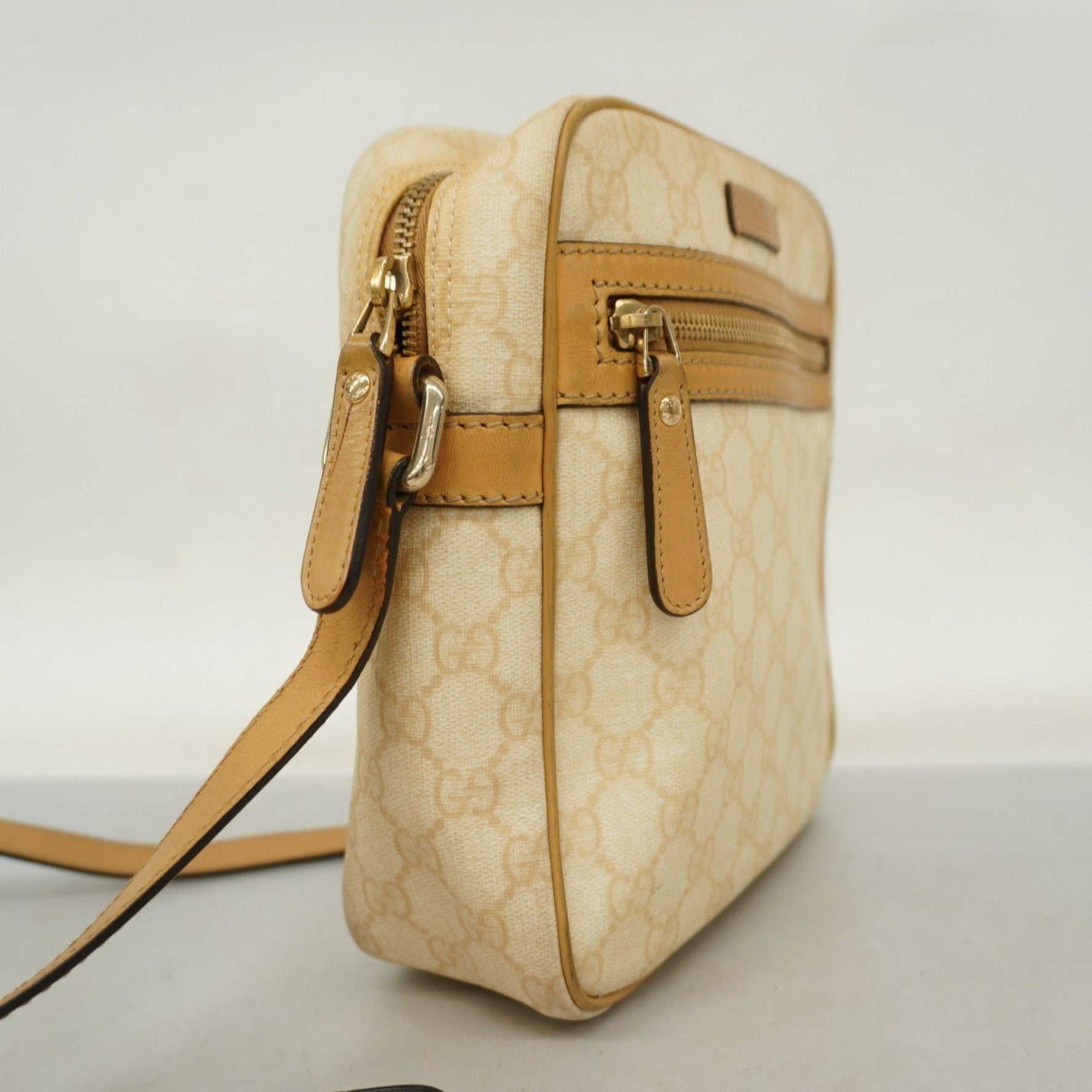 Gucci GG Supreme Shoulder Bag Champagne