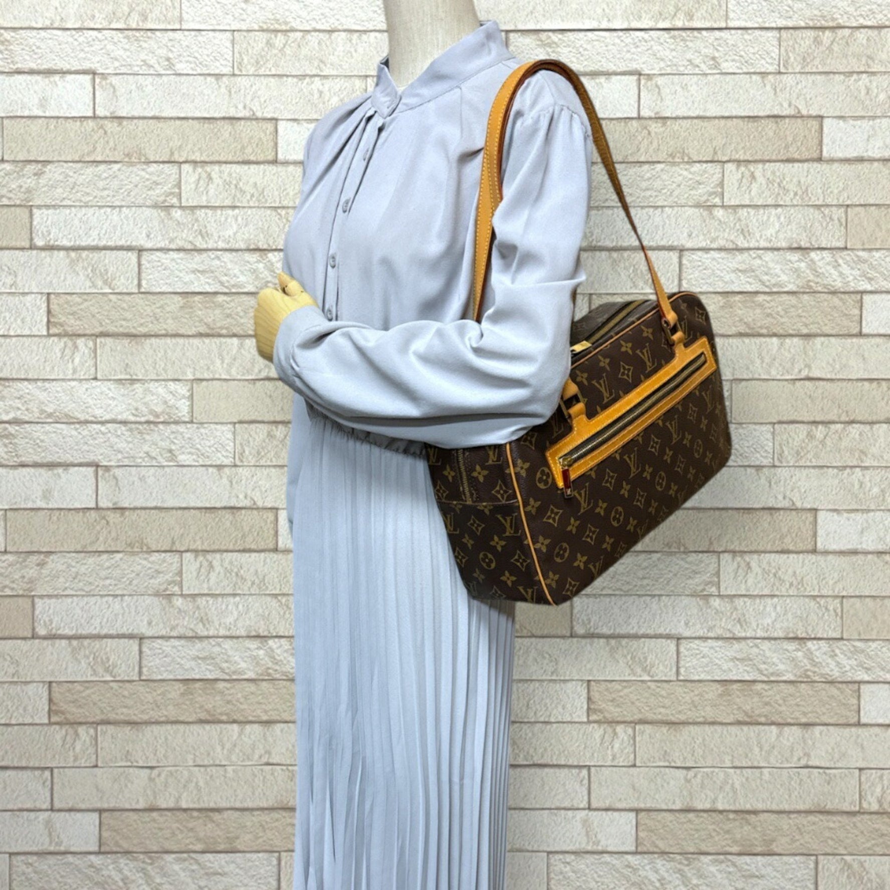 Louis Vuitton Cite GM Monogram Shoulder Bag Canvas