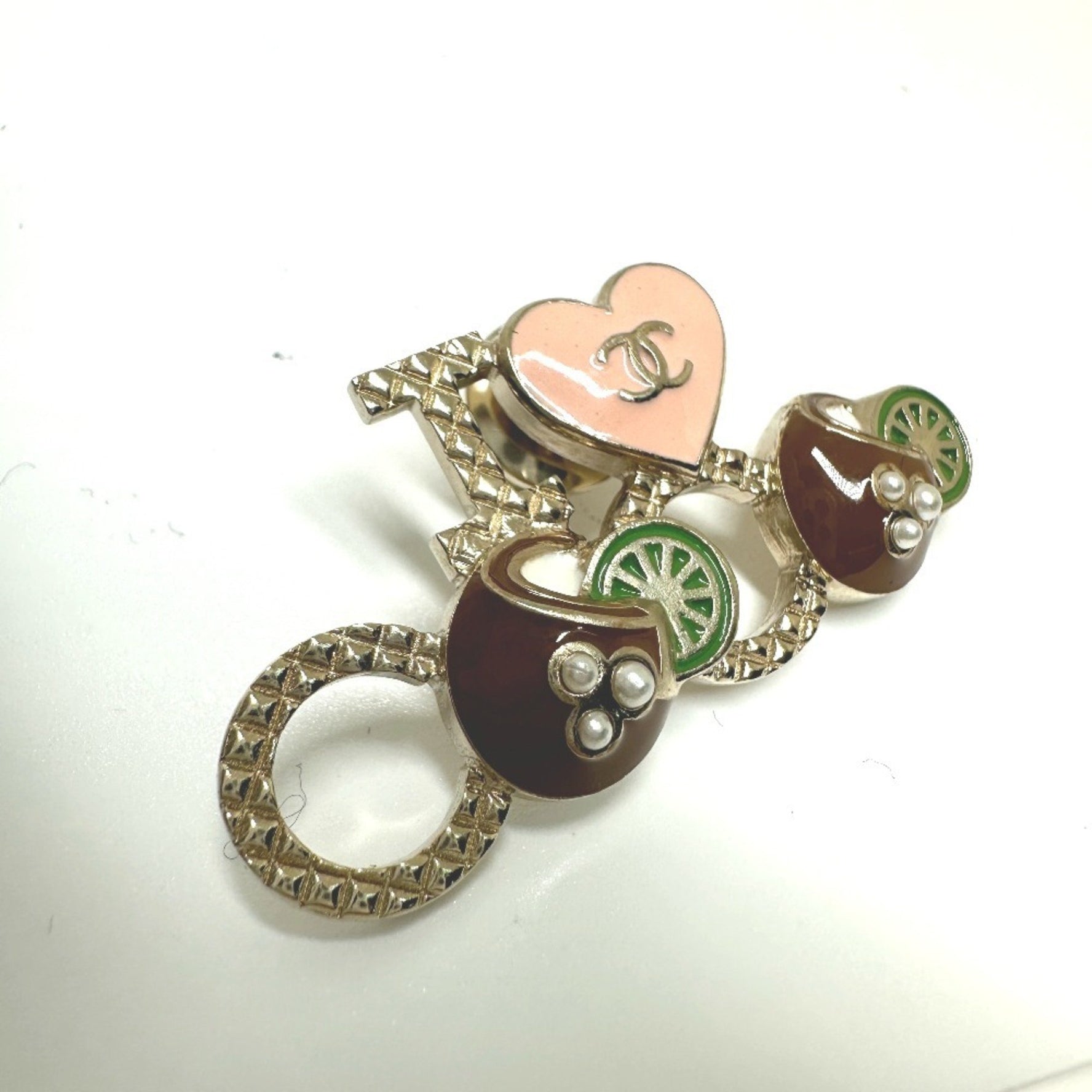 CHANEL I COCO Logo "I Love Coco" Heart Accessory Brooch in Metal with Faux Pearl