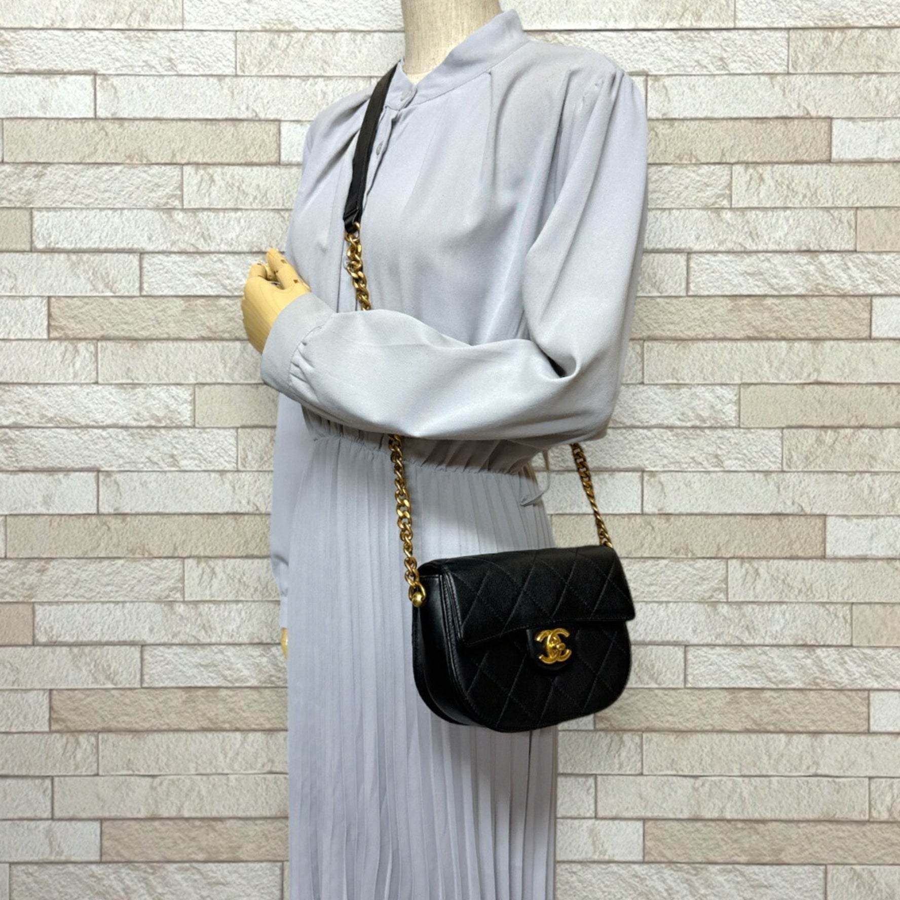 Chanel Matelasse Shoulder Bag Leather Chain