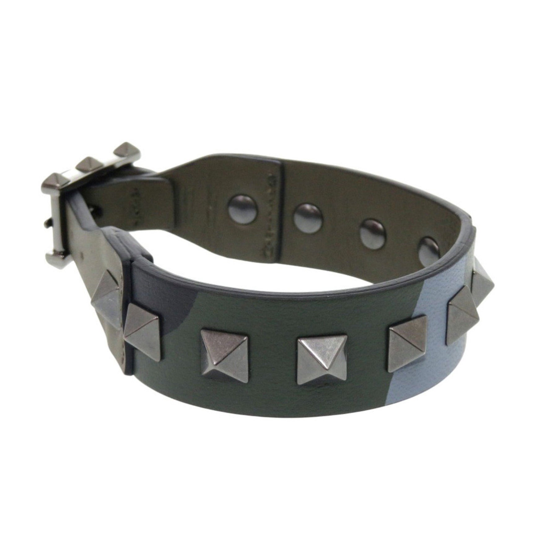 Like new Valentino Garavani studded bracelet in camouflage leather and khaki. 1064