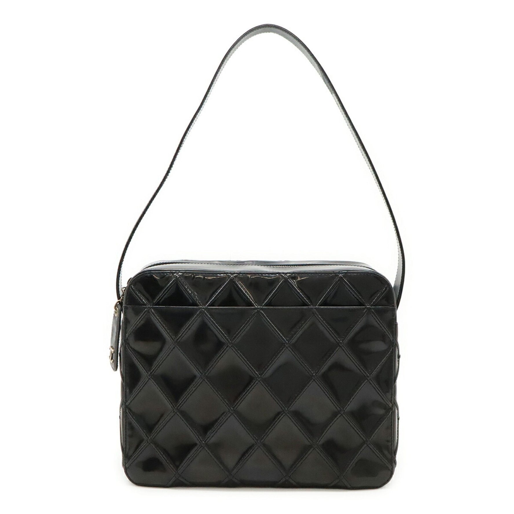 CHANEL Bicolore Shoulder Bag in Enamel and Patent Leather