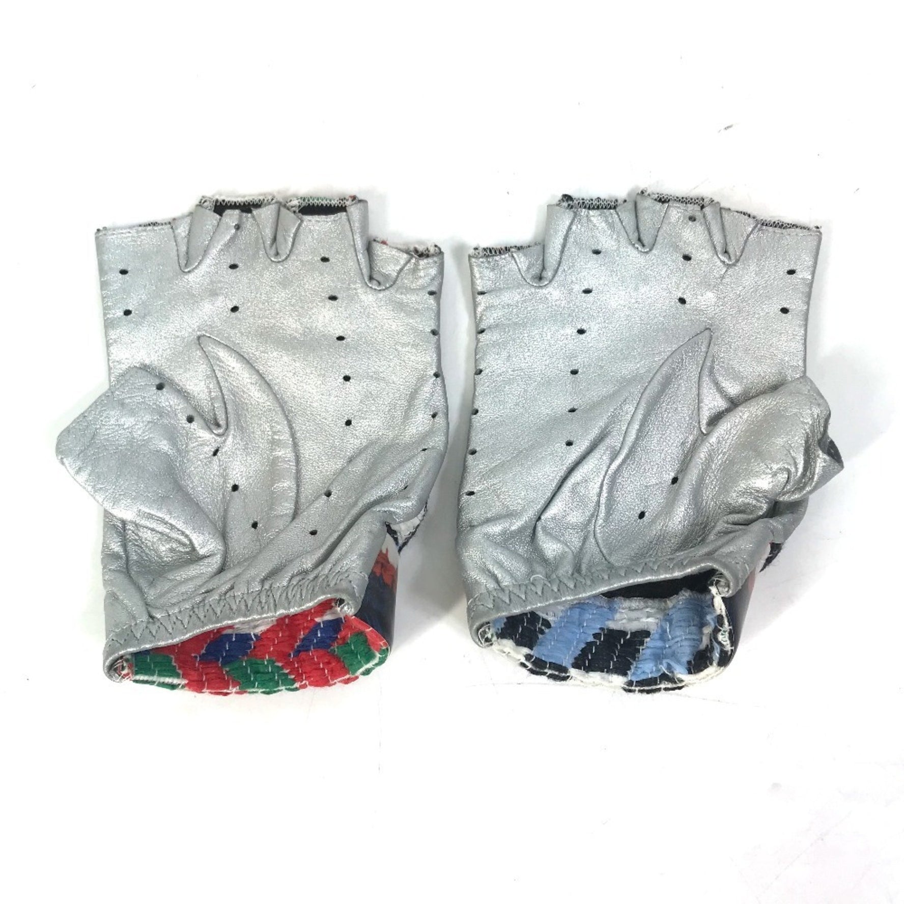 CHANEL CC Coco Mark Airline Fingerless Leather Gloves, Silver