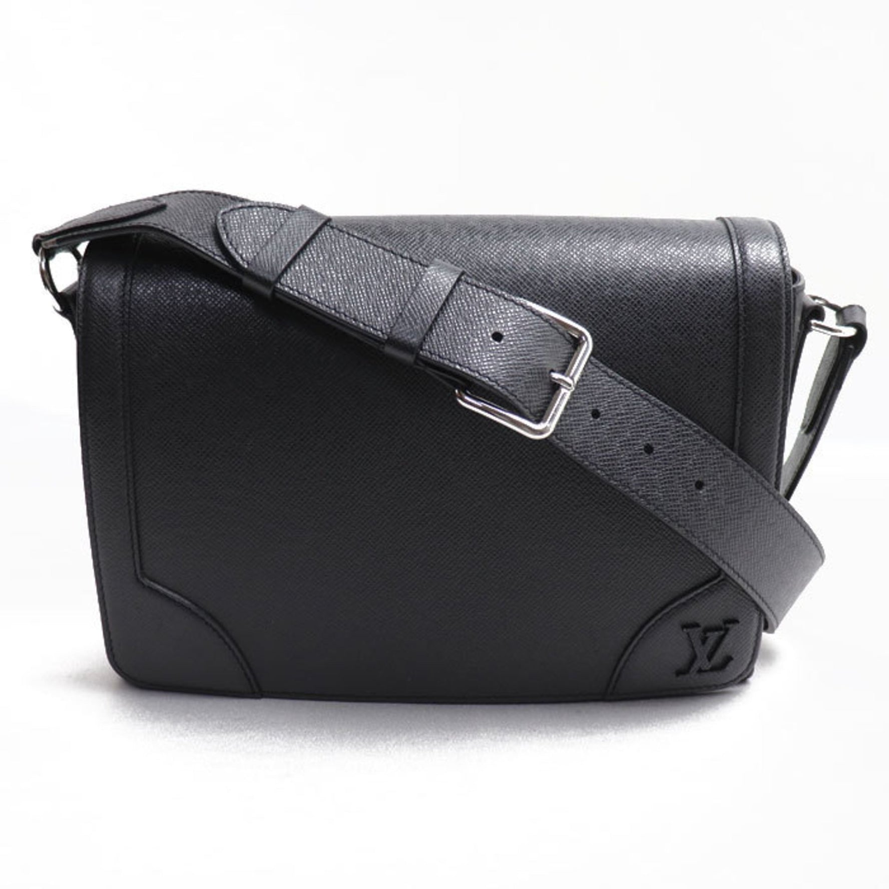 Louis Vuitton New Flap Shoulder Bag Taiga IC