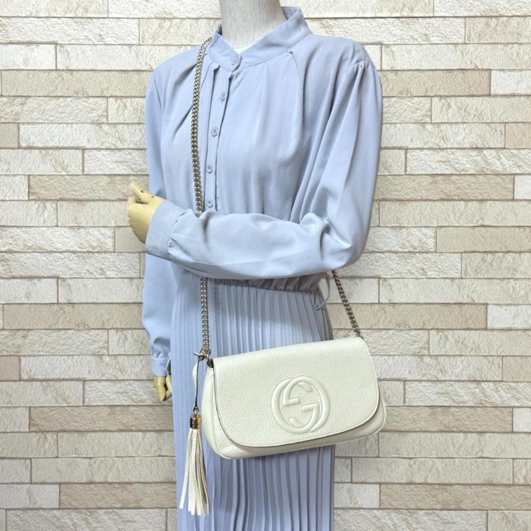 Gucci Soho Shoulder Bag, Leather, White, with Chain and Tassel