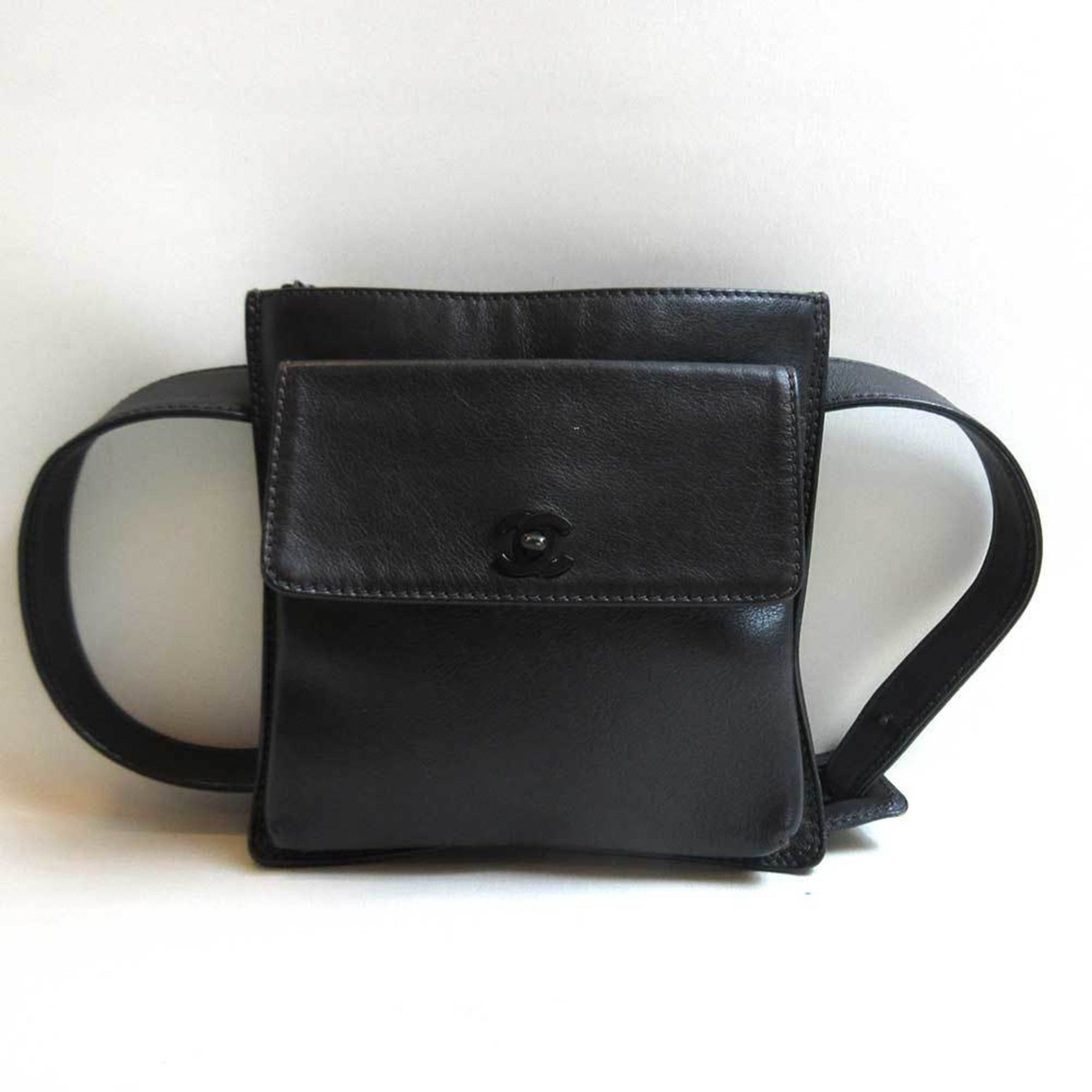 Chanel waist pouch belt here mark