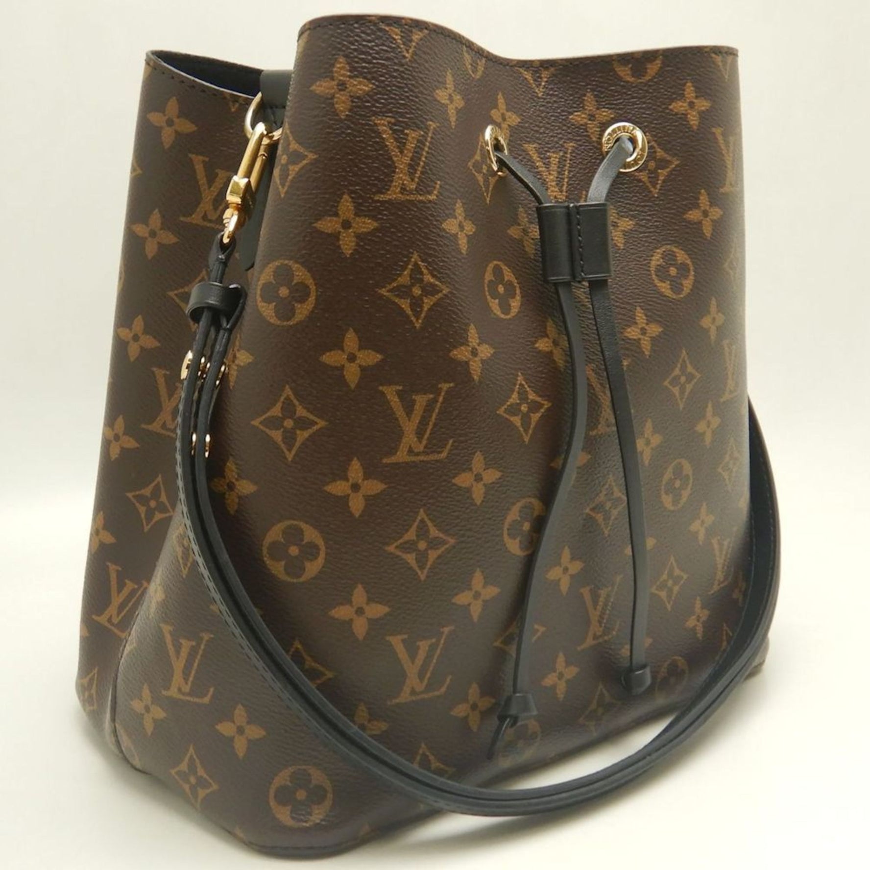 LOUIS VUITTON Monogram NeoNoe Shoulder Bag in Noir