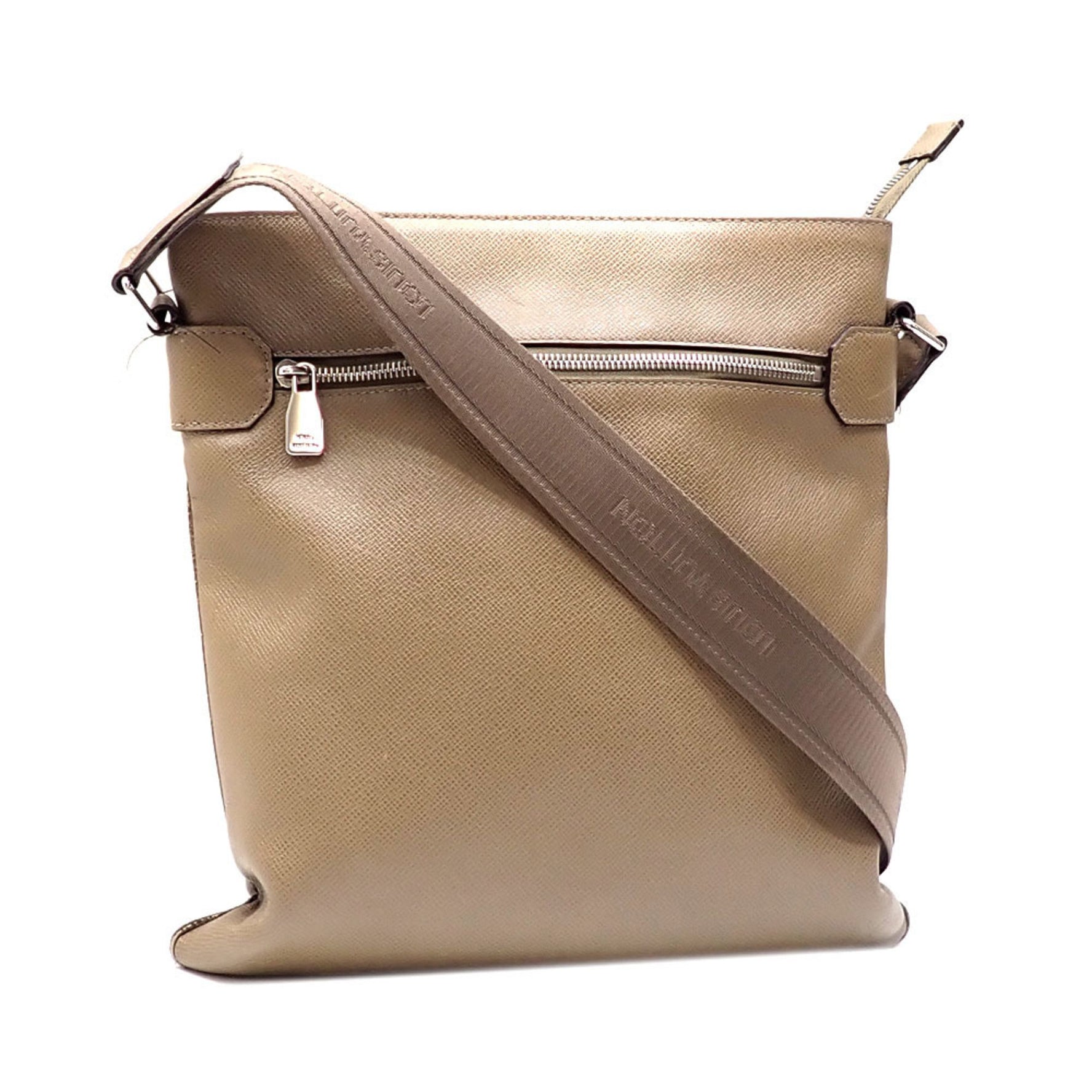 Louis Vuitton Taiga Sasha Shoulder Bag Ural