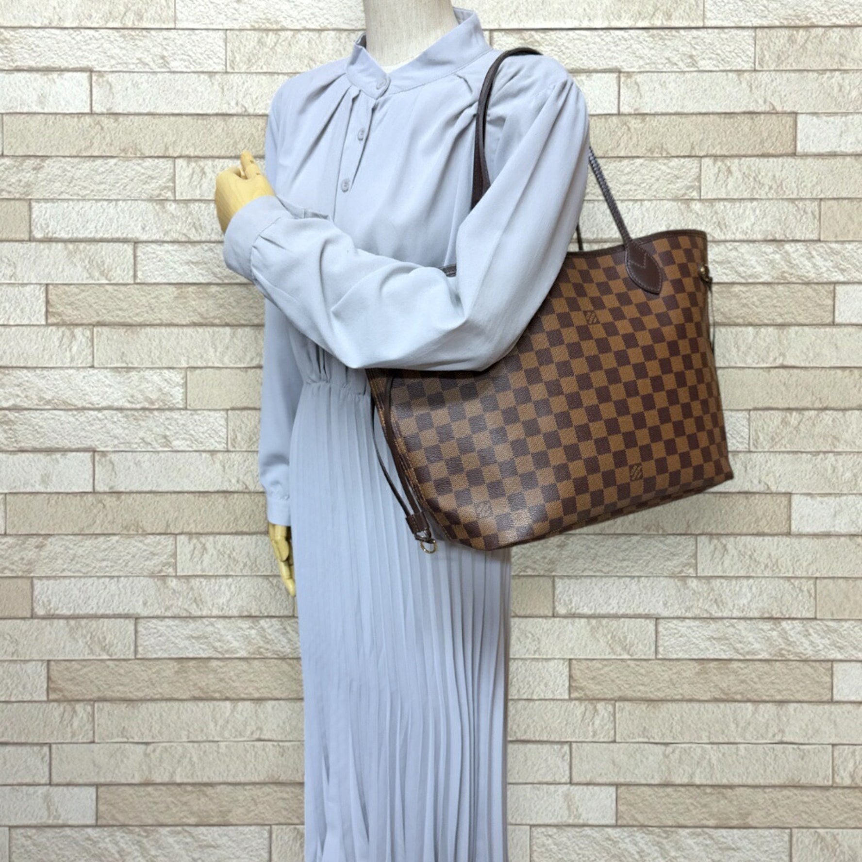 Louis Vuitton Neverfull MM Damier Tote Bag Canvas