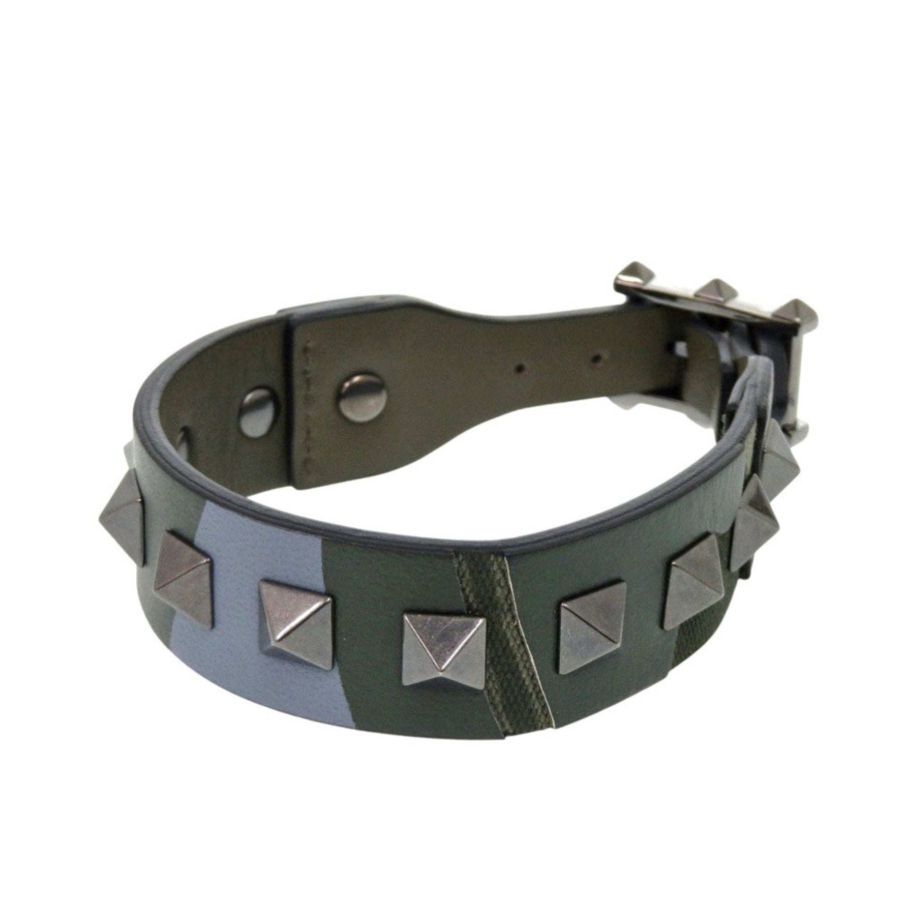 Like new Valentino Garavani studded bracelet in camouflage leather and khaki. 1064