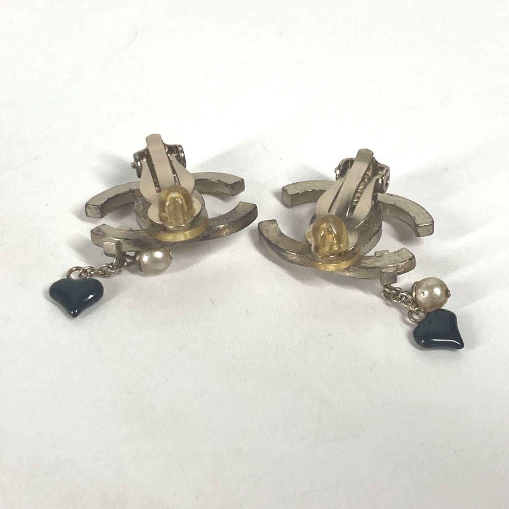 CHANEL Logo CC Coco Mark Fake Pearl Heart Accessory Earrings Metal