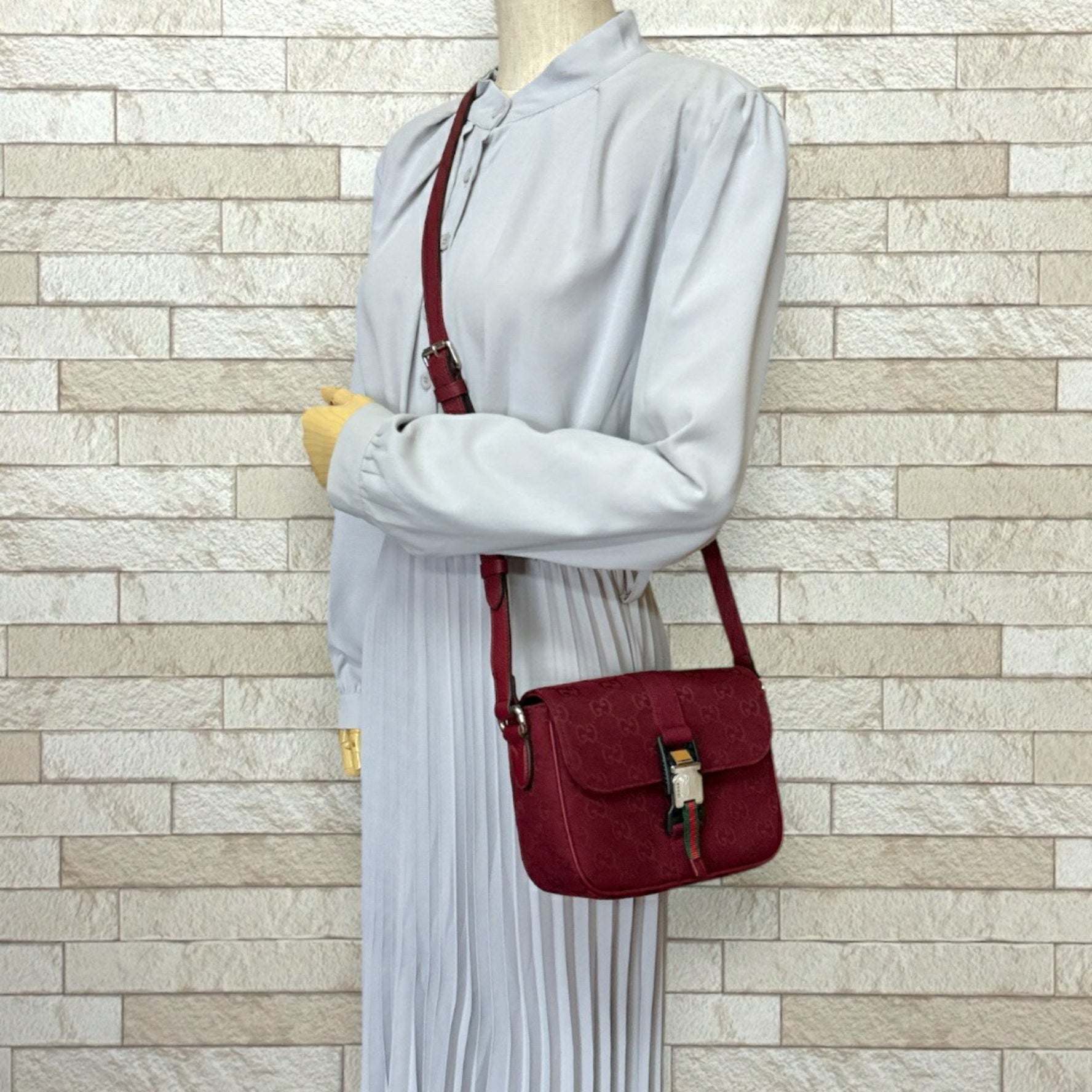 Gucci Shoulder Bag GG Canvas Red