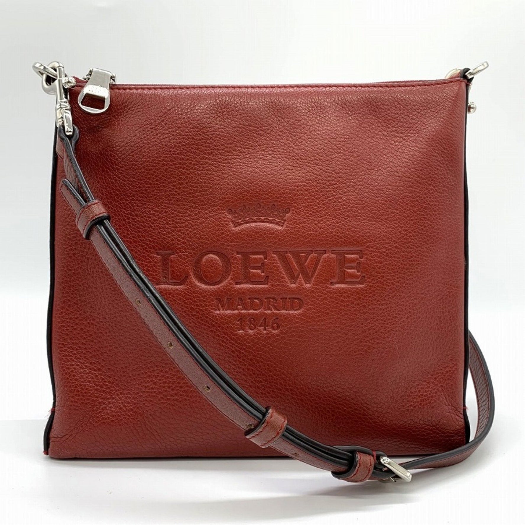 LOEWE shoulder bag Heritage leather red