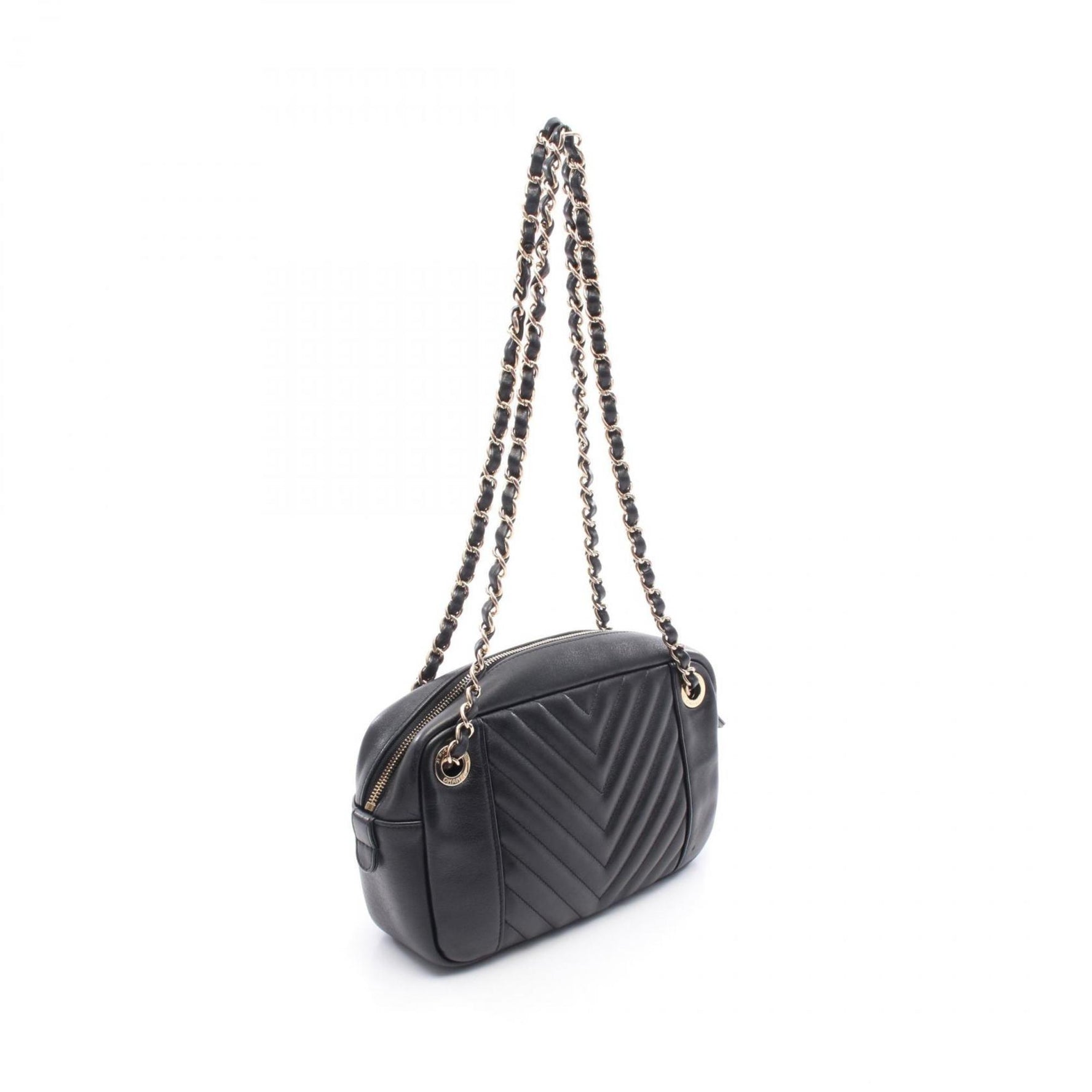 Chanel V-stitch chevron shoulder bag in lambskin leather