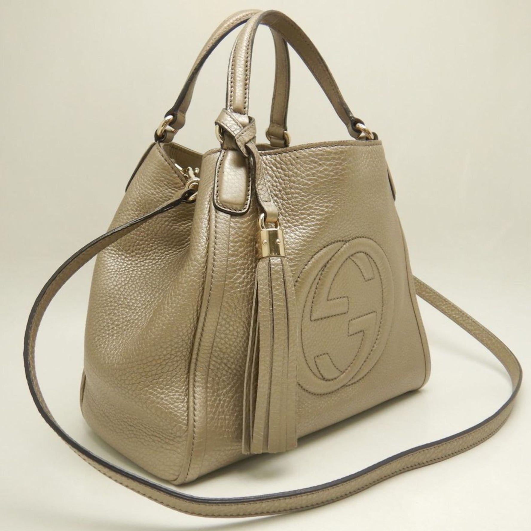 GUCCI Soho Handbag Interlocking G Leather Metallic Greige