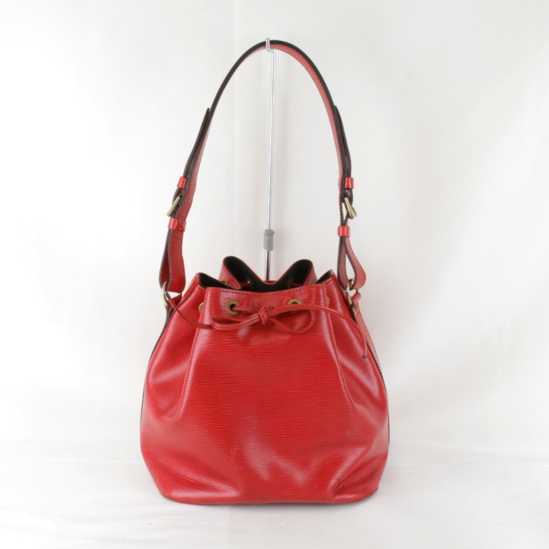 Louis Vuitton Petit Noe Shoulder Bag Epi Leather Red