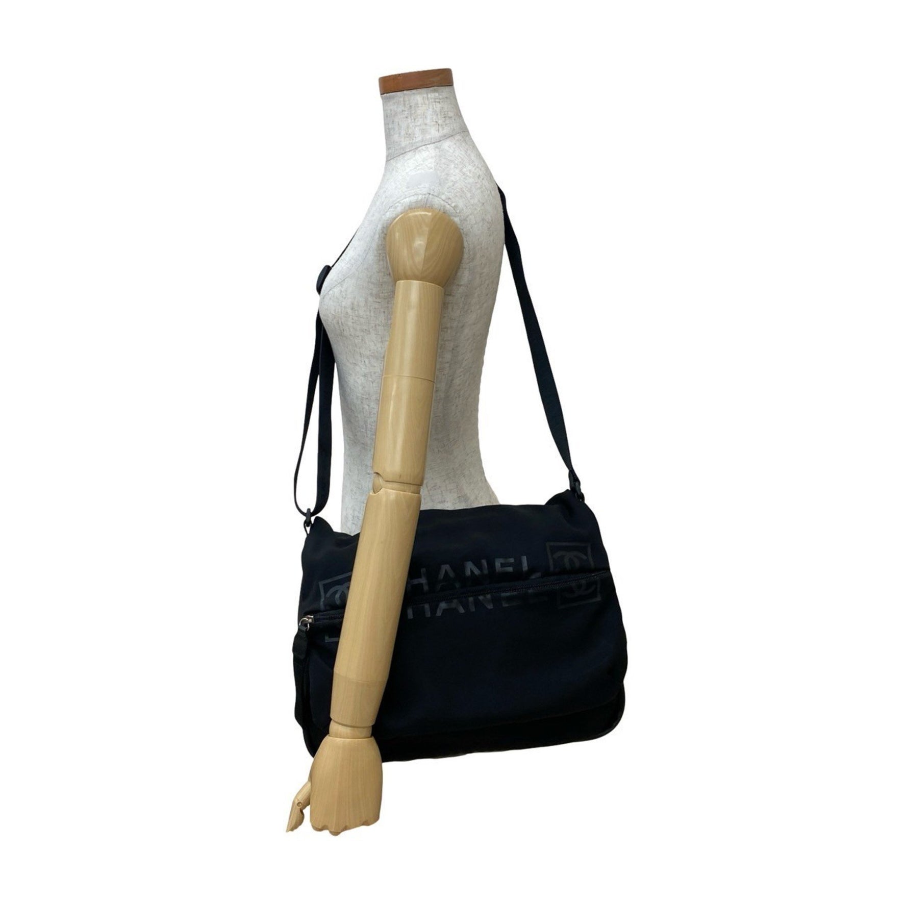 Seal No. 9 CHANEL Sport Coco Mark Logo Nylon Rubber Leather Shoulder Bag/Body Bag Black